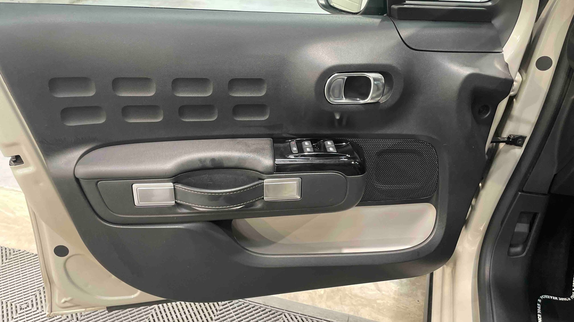 CITROEN C3 PureTech 110 BVM6 Elle - 5P