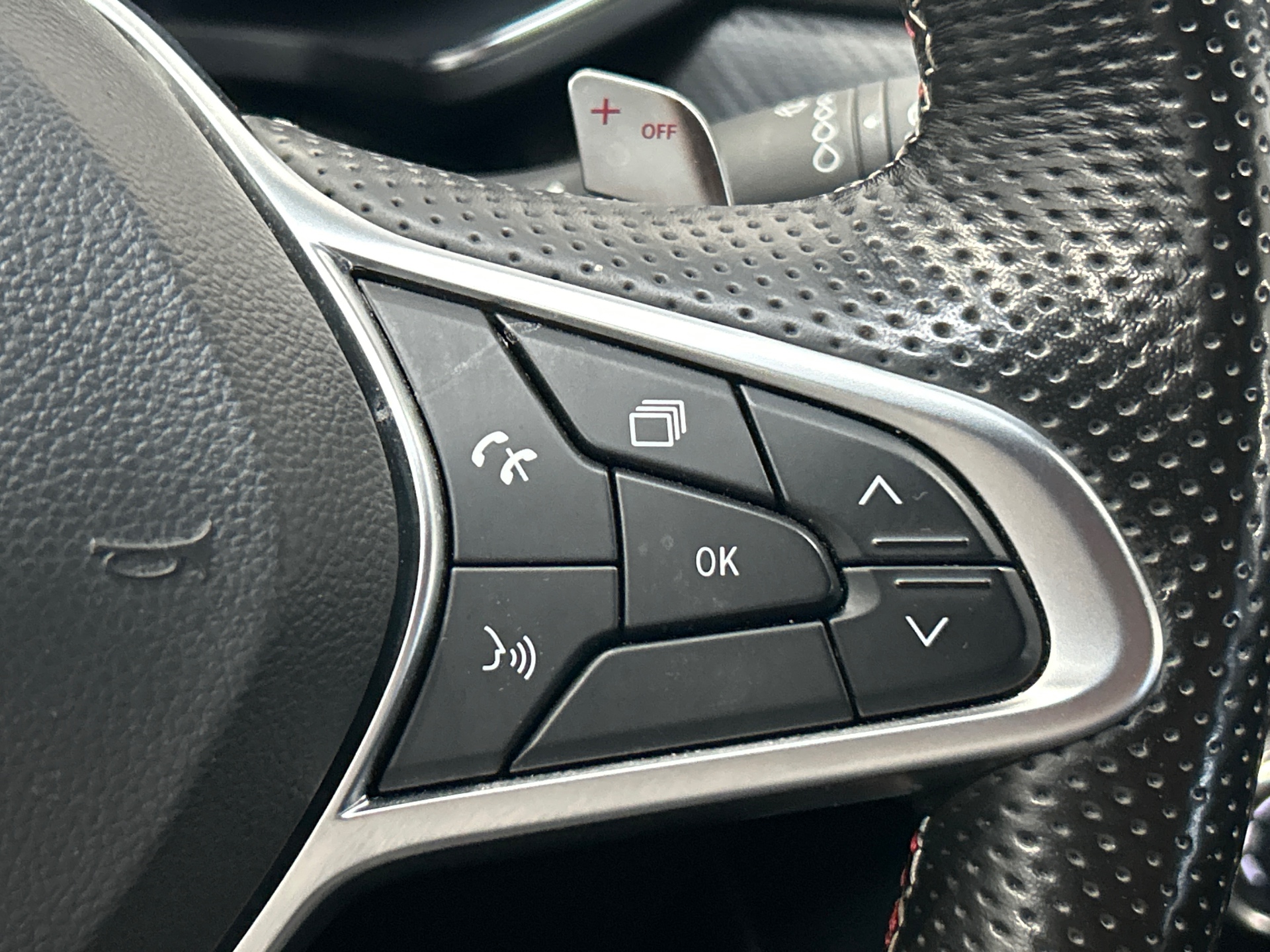RENAULT CAPTUR R.S. line mild hybrid 160 EDC