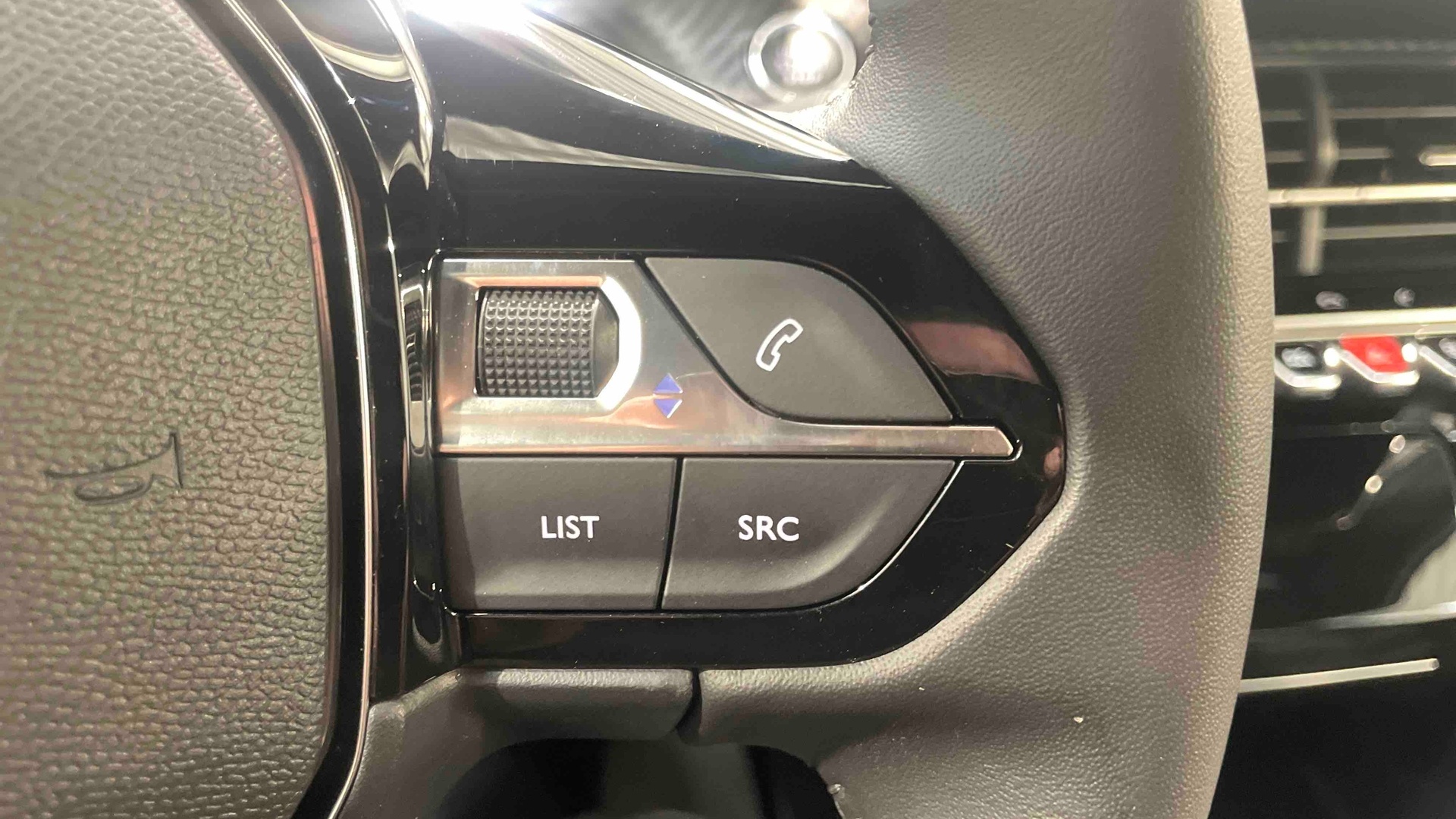 PEUGEOT 2008 PureTech 130 S&S BVM6 Allure Pack