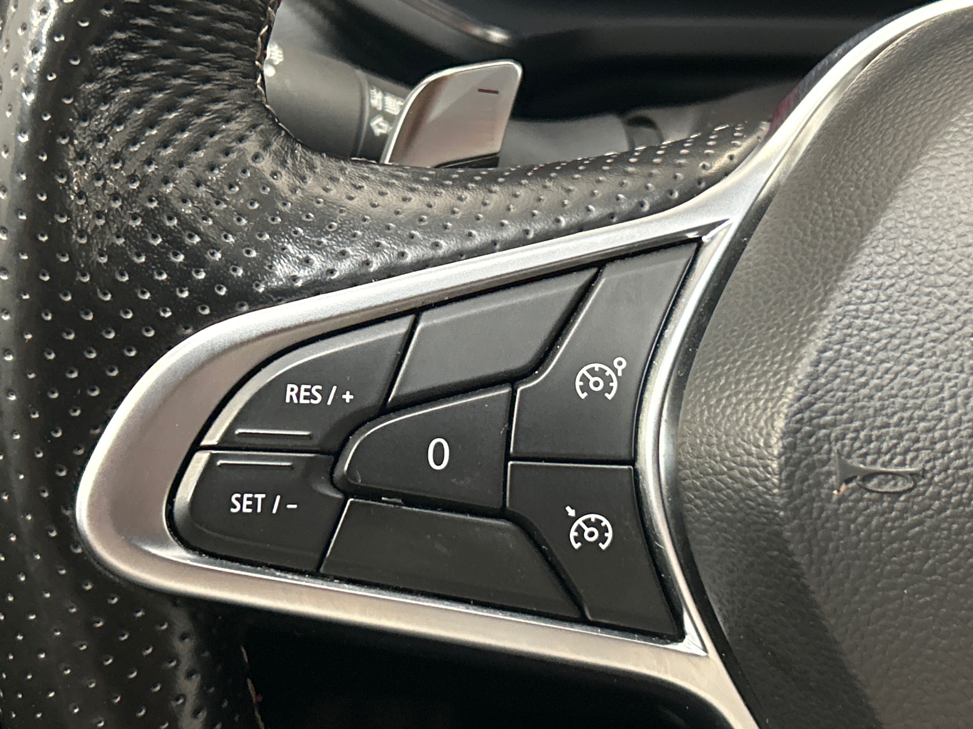 RENAULT CAPTUR R.S. line mild hybrid 160 EDC