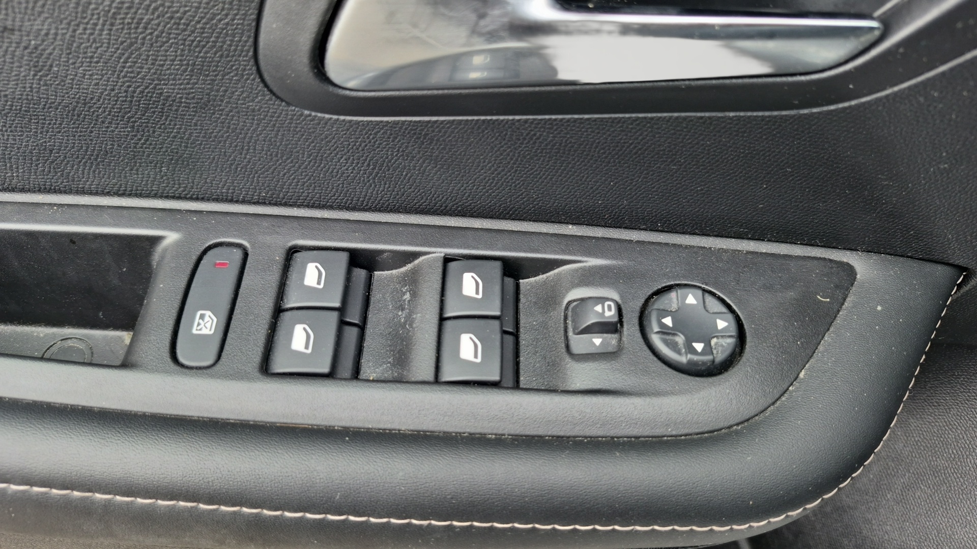 PEUGEOT 208 ALLURE PT100 BVM