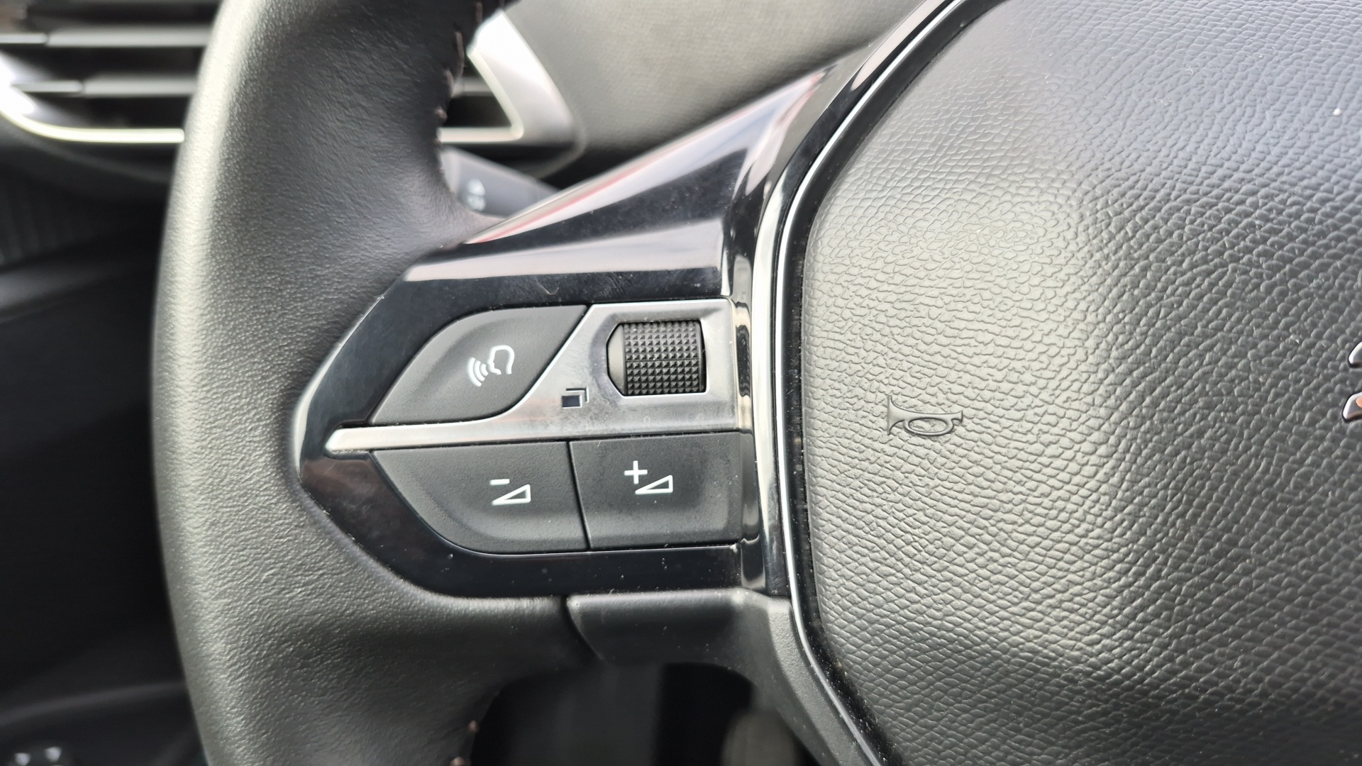 PEUGEOT 5008 ALLURE PK PTECH 130 S&S BVM6