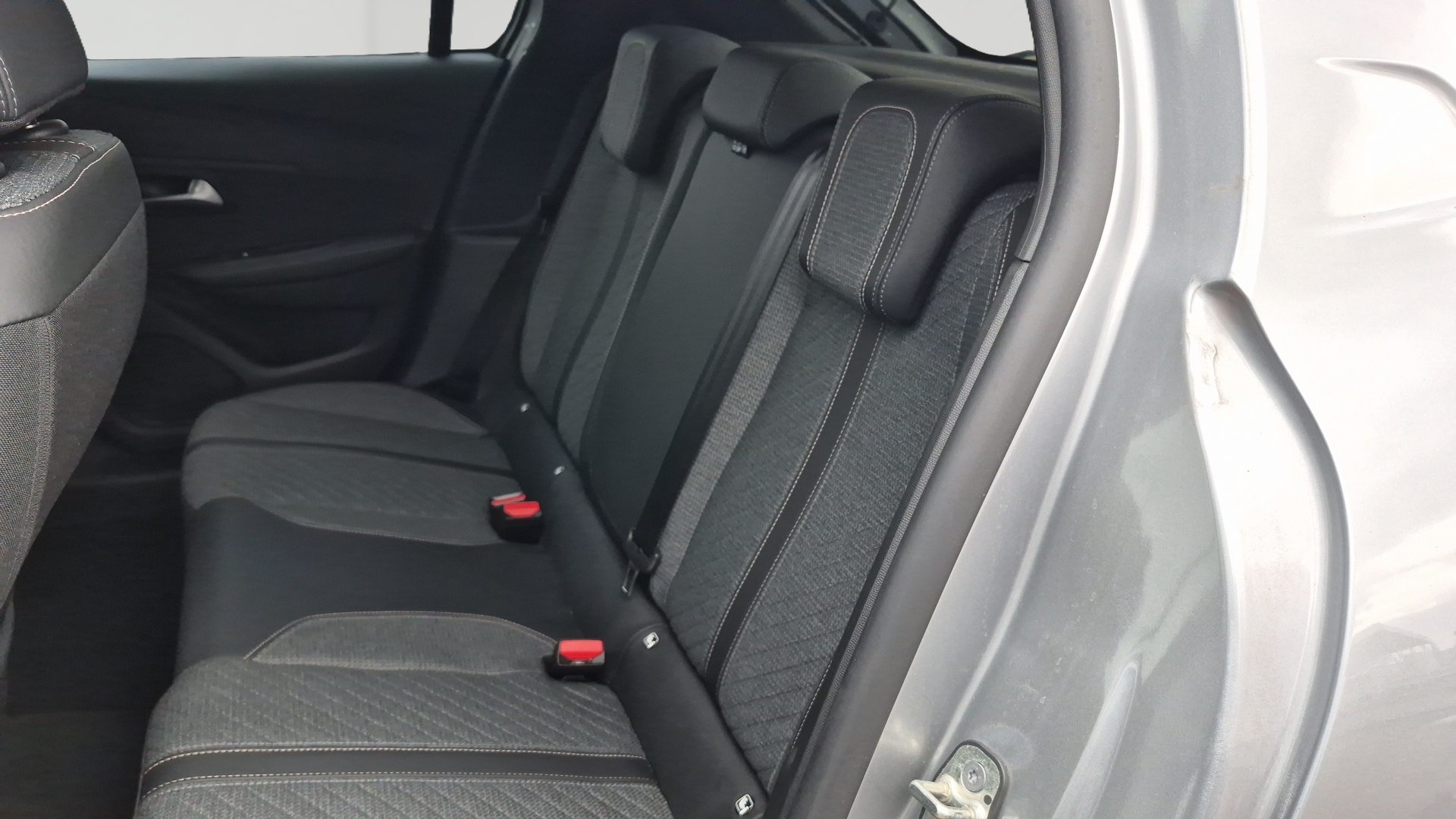 PEUGEOT 208 ALLURE PT100 BVM