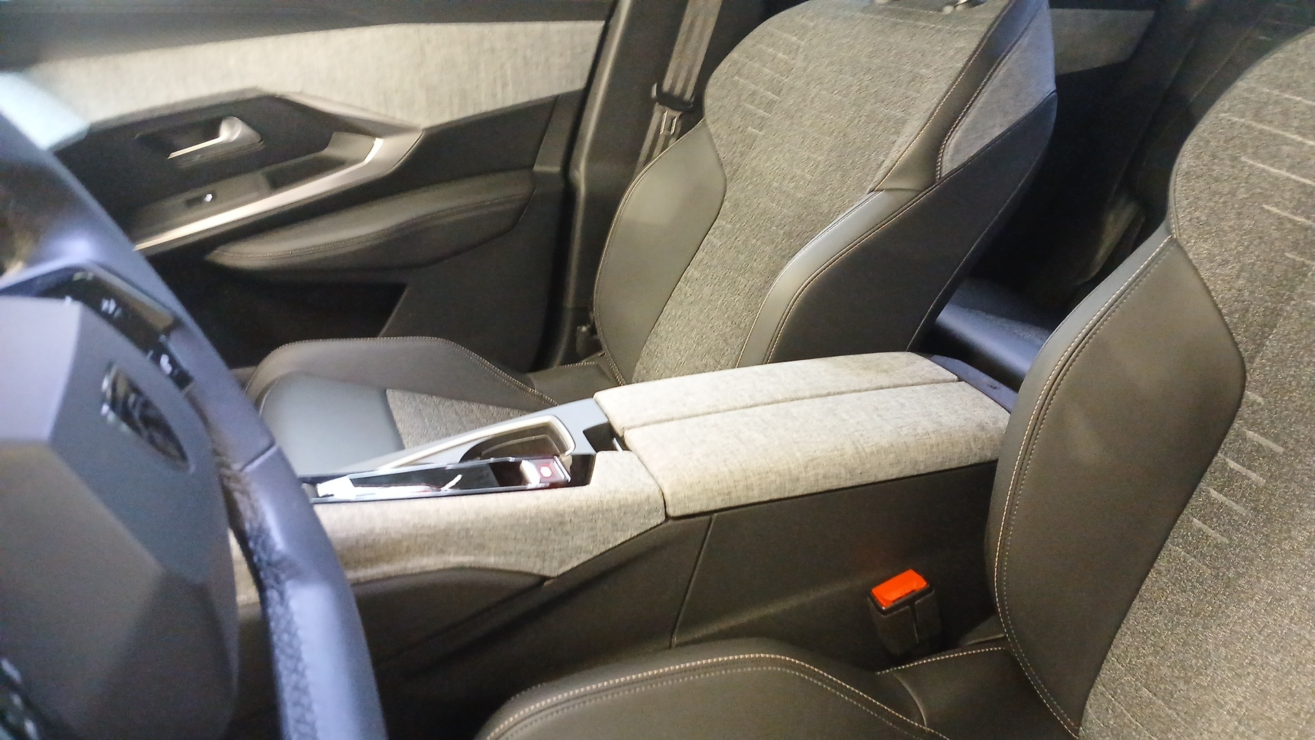 PEUGEOT 3008 Allure Hybrid 145 ch e-DCS6