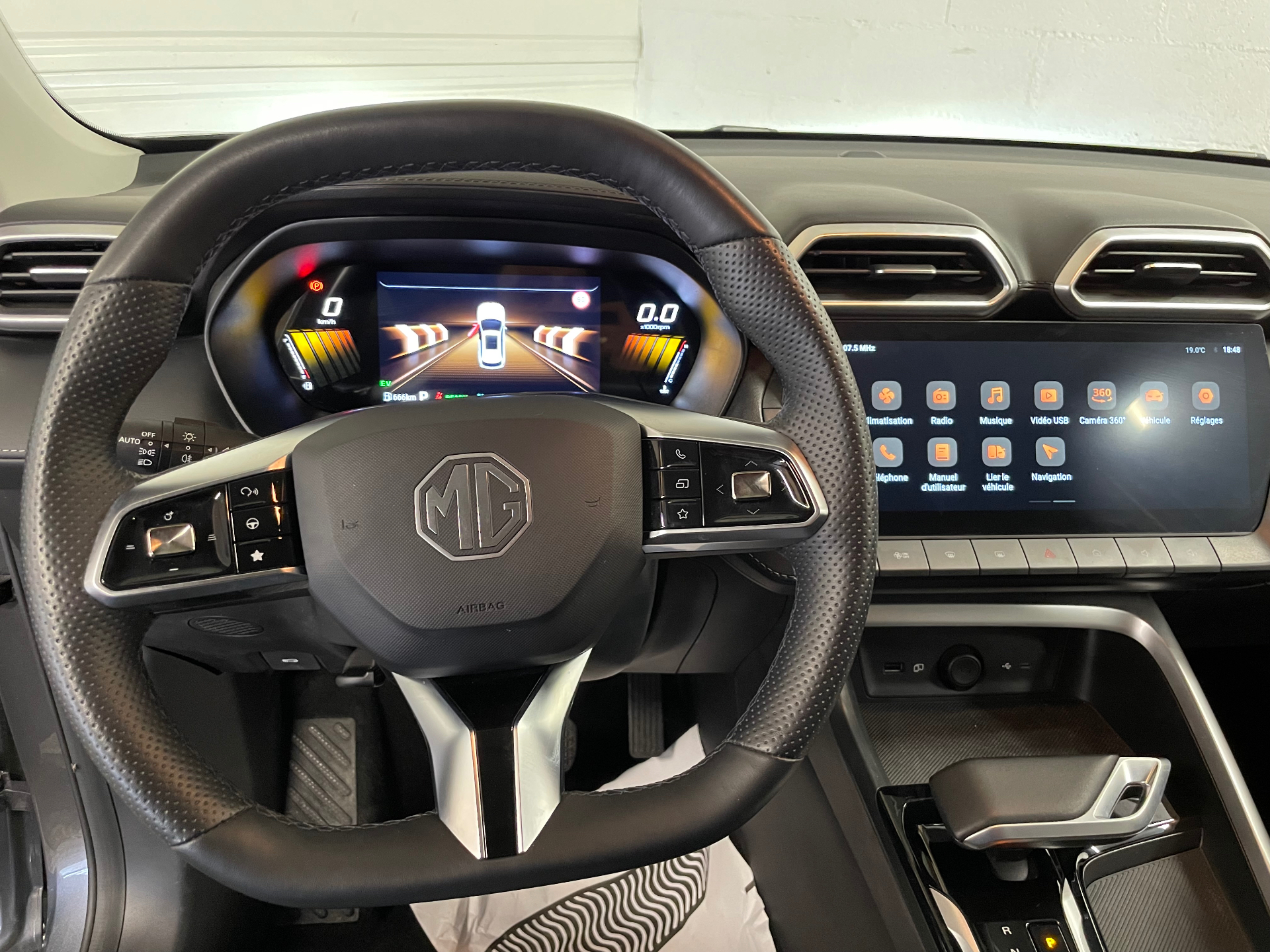 MG ZS 1.5 L Hybrid+ 197 ch Luxury