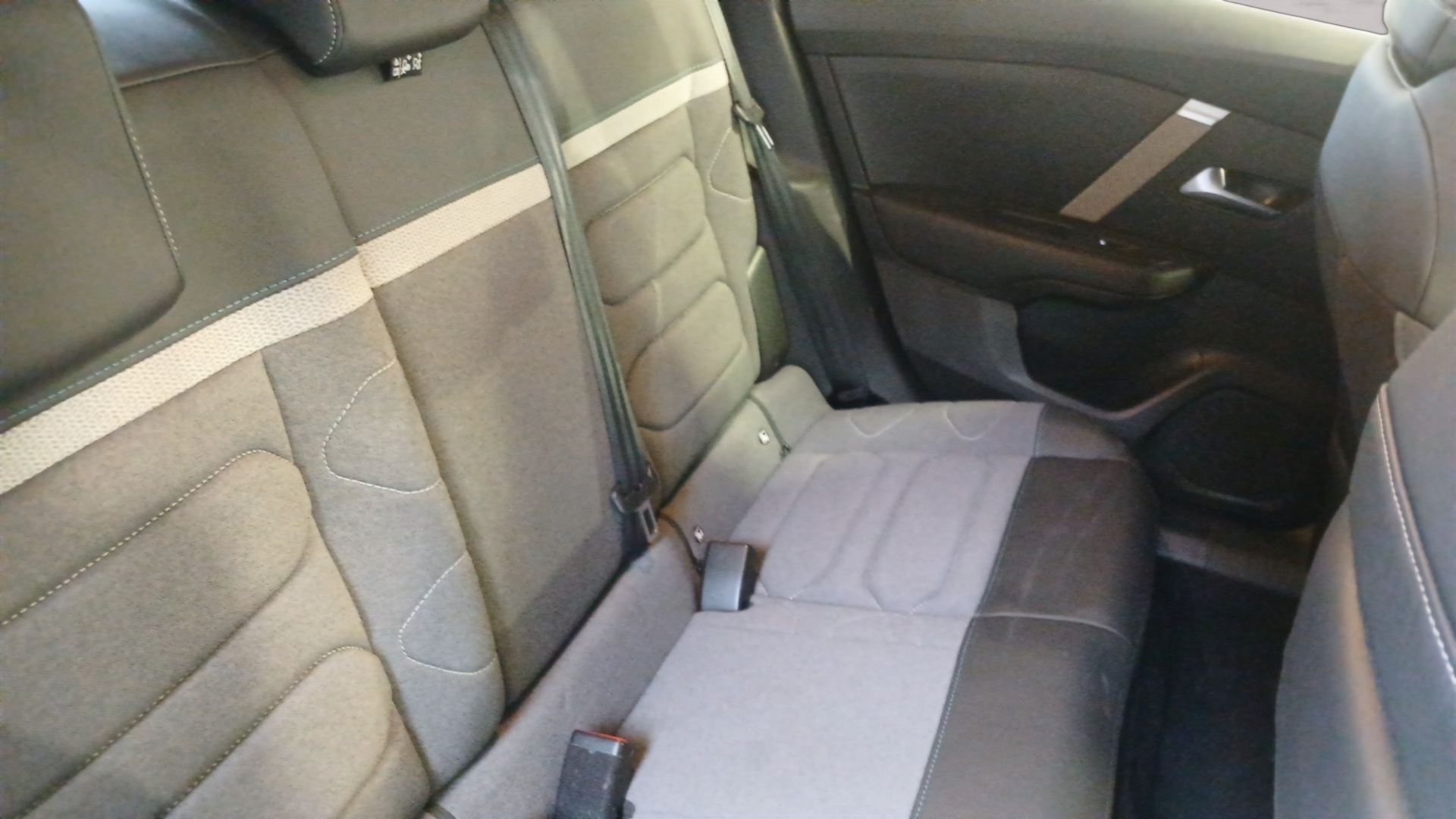 CITROEN C4 PureTech 130 BVM6 Plus
