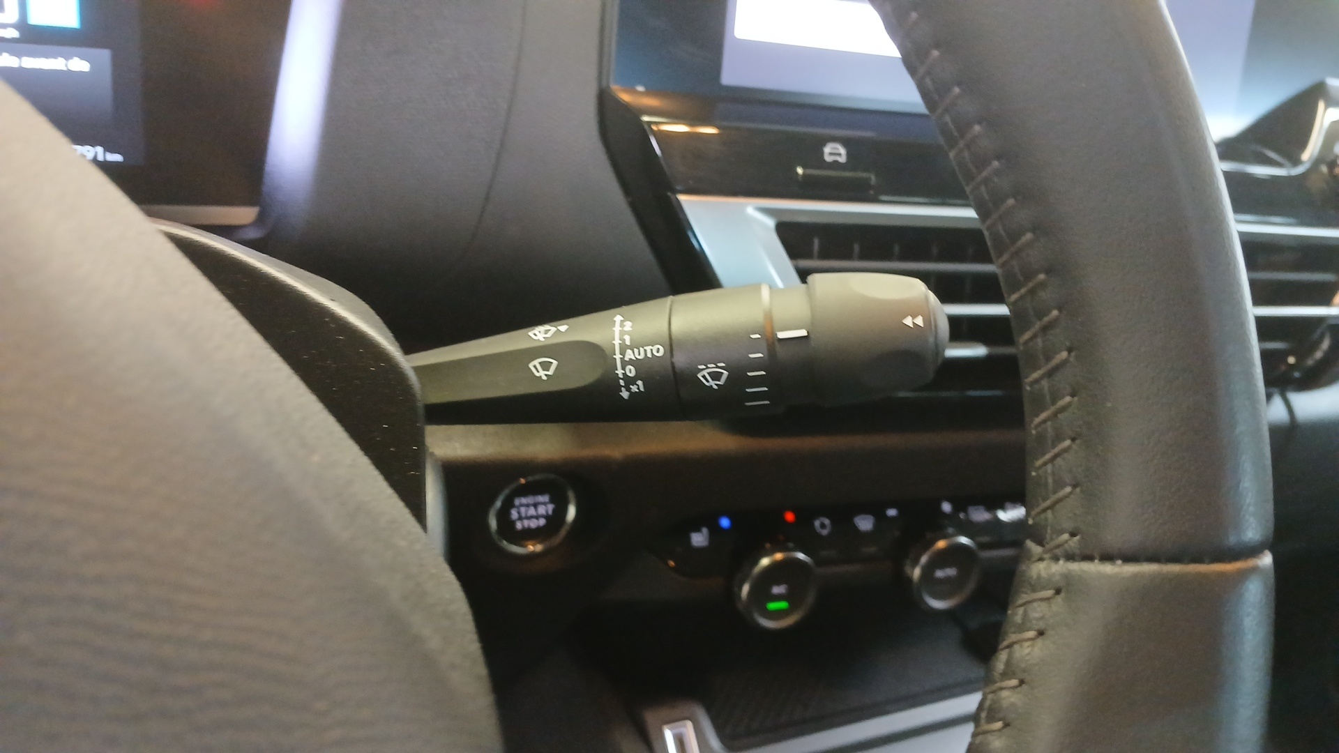 CITROEN C4 PureTech 130 BVM6 Plus