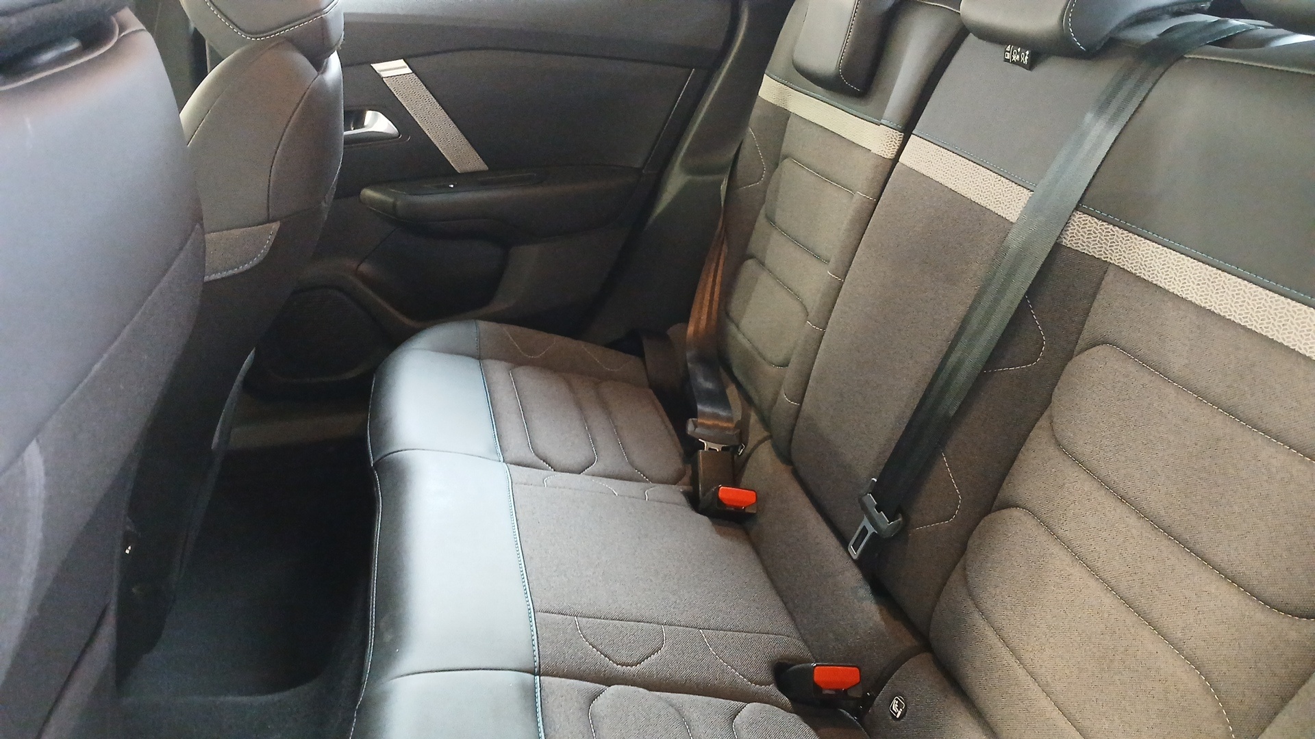 CITROEN C4 PureTech 130 BVM6 Plus