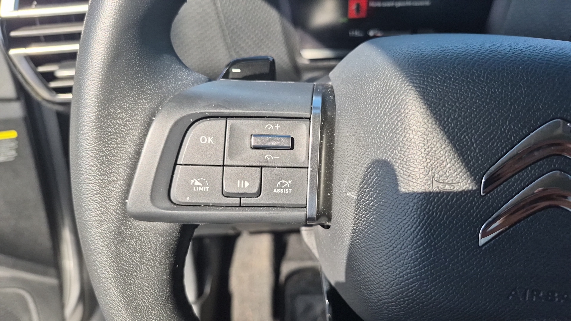 CITROEN C4 X PTECH 130 S&S EAT8 SHINE