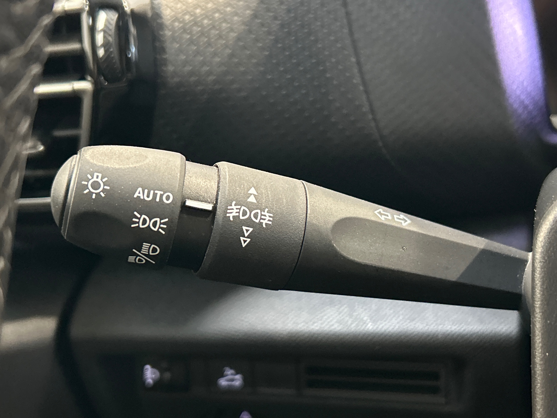 CITROEN C4 X BHDI 130 S&S EAT8 SHINE