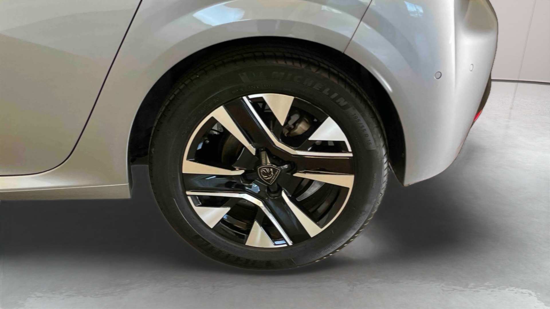PEUGEOT 208 ALLURE PURETECH 100 S&S BVM6