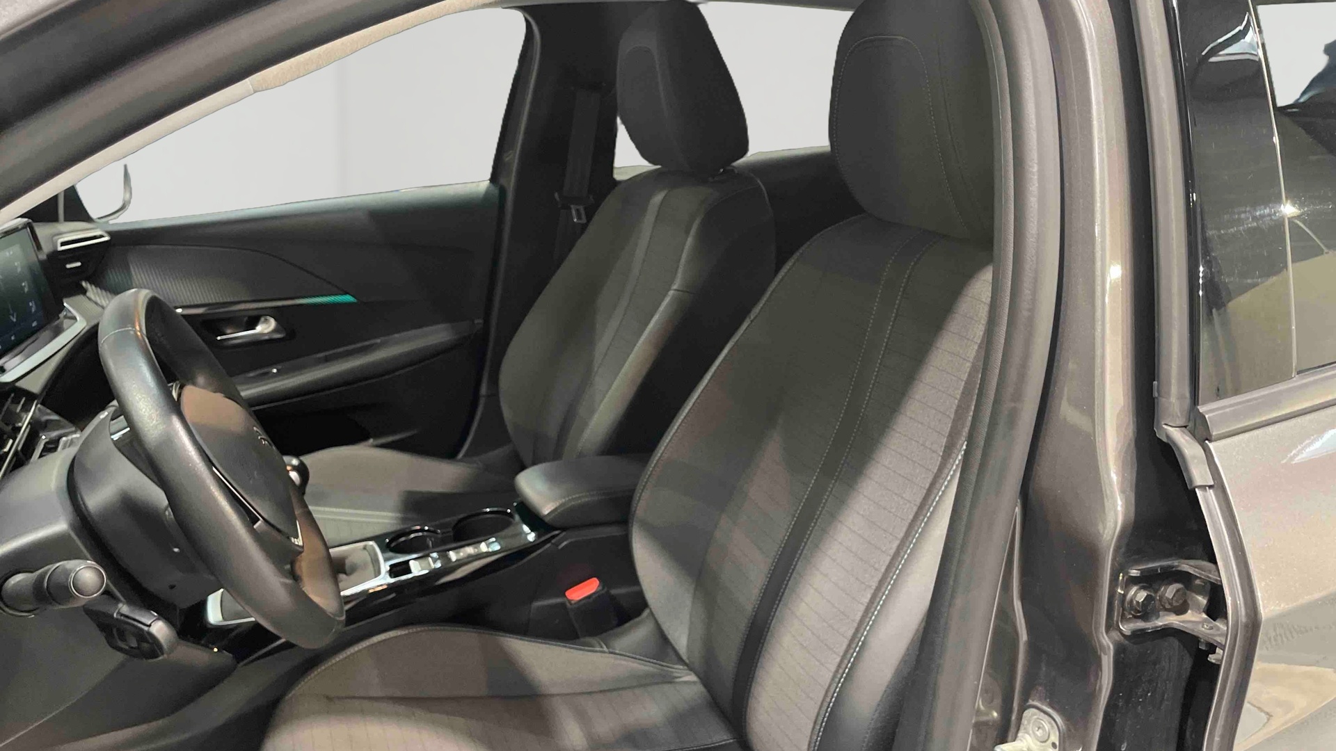 PEUGEOT 208 PureTech 100 S&S BVM6 Allure
