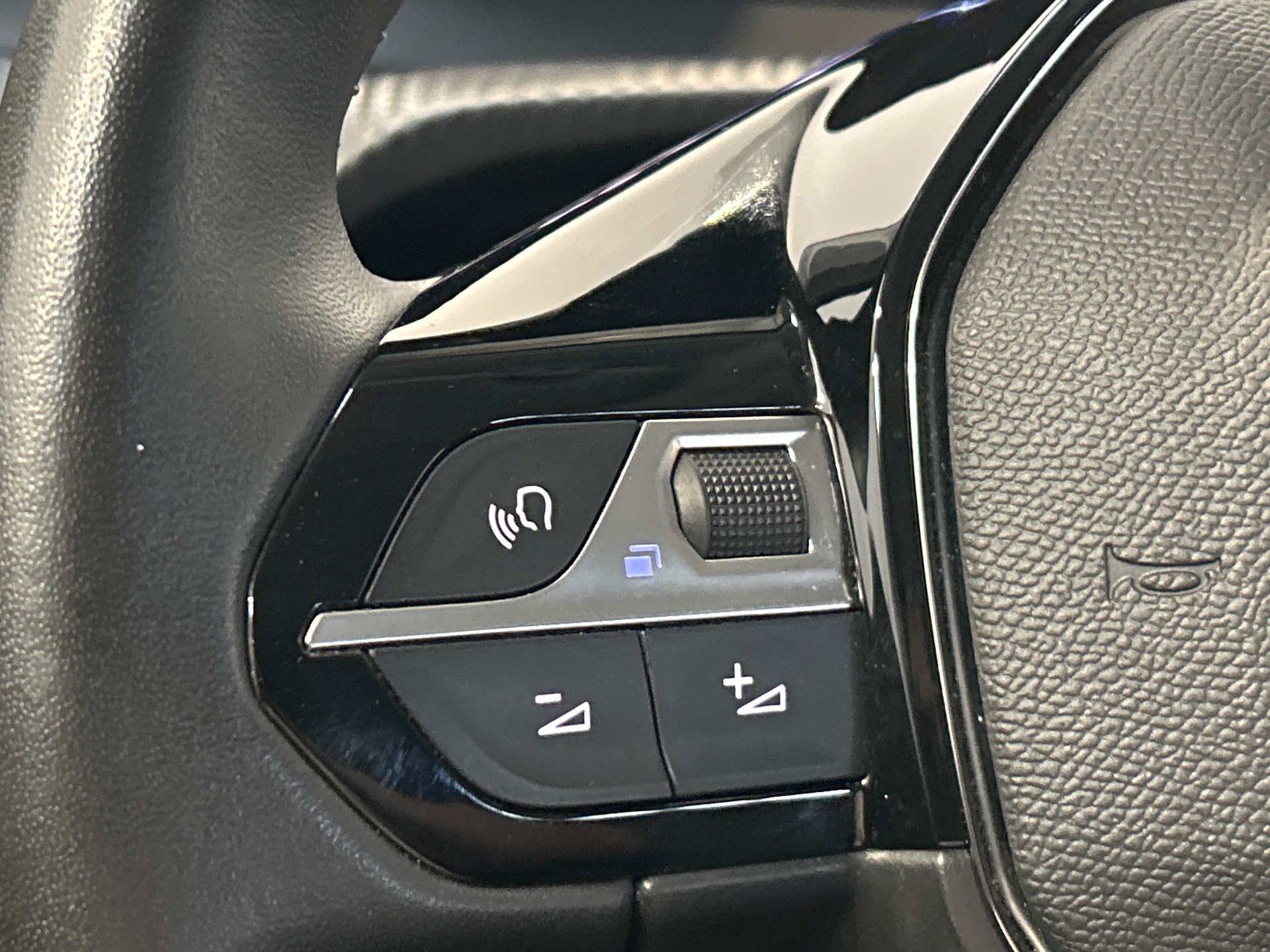 PEUGEOT 208 ALL PT100 BVM