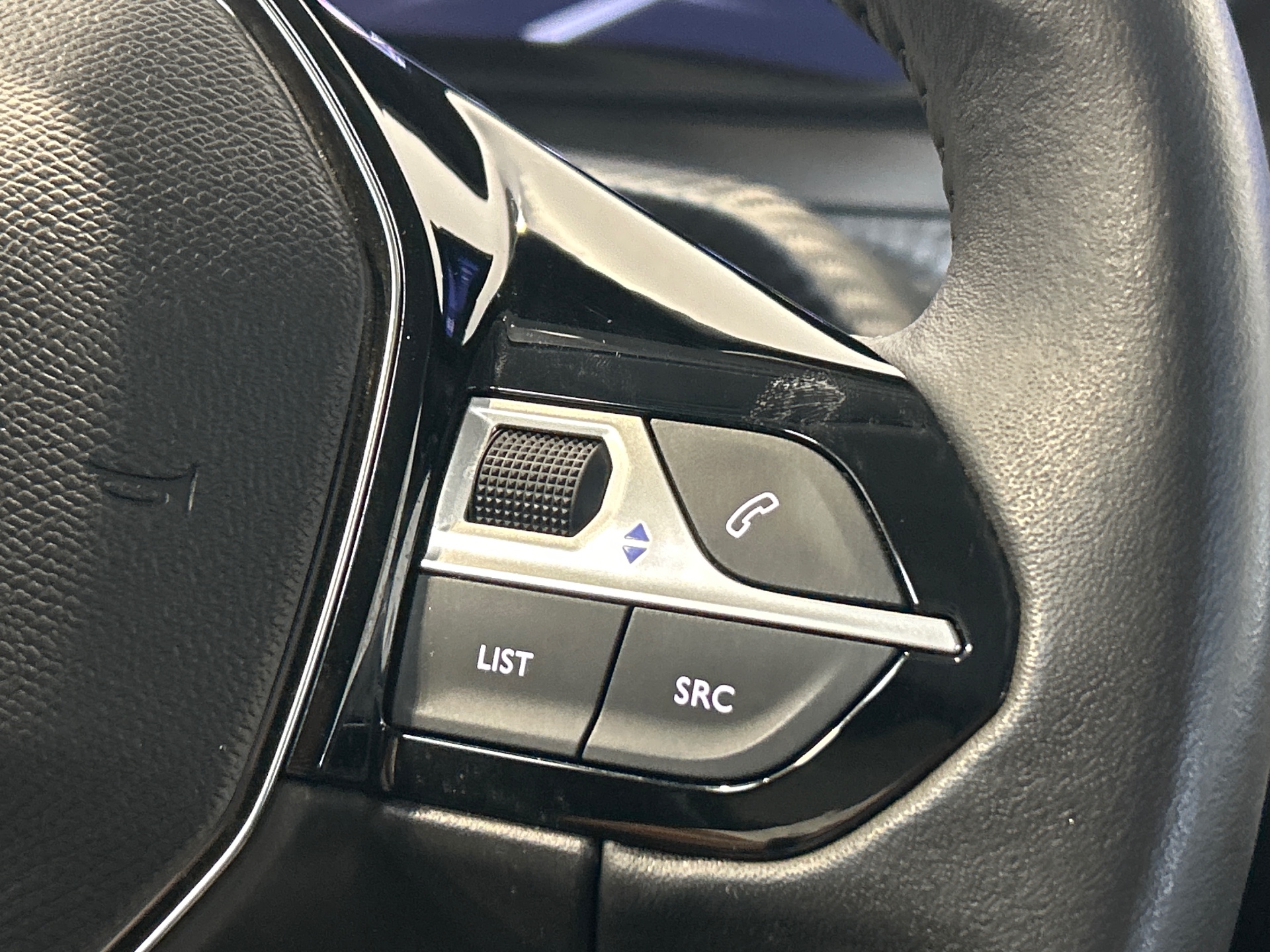 PEUGEOT 208 ALL PT100 BVM