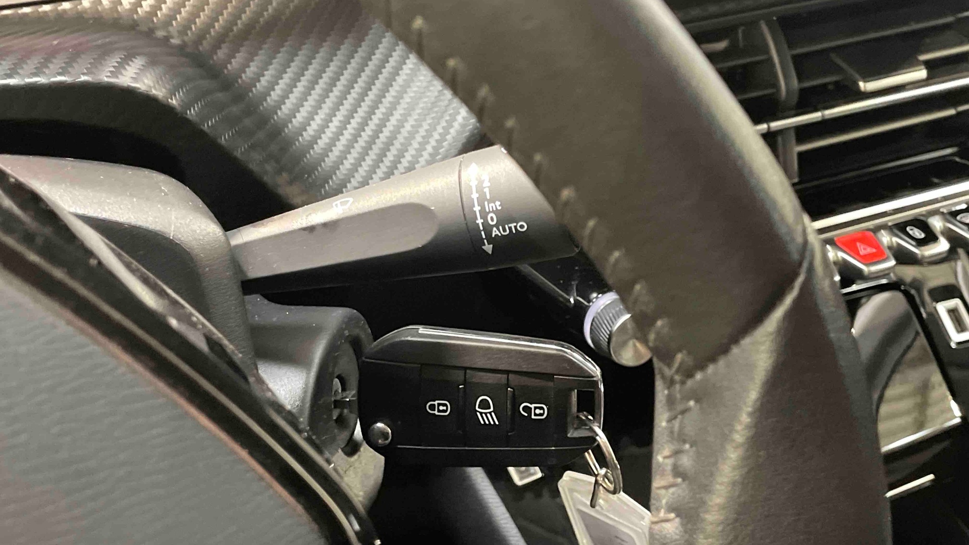 PEUGEOT 208 PureTech 100 S&S BVM6 Allure