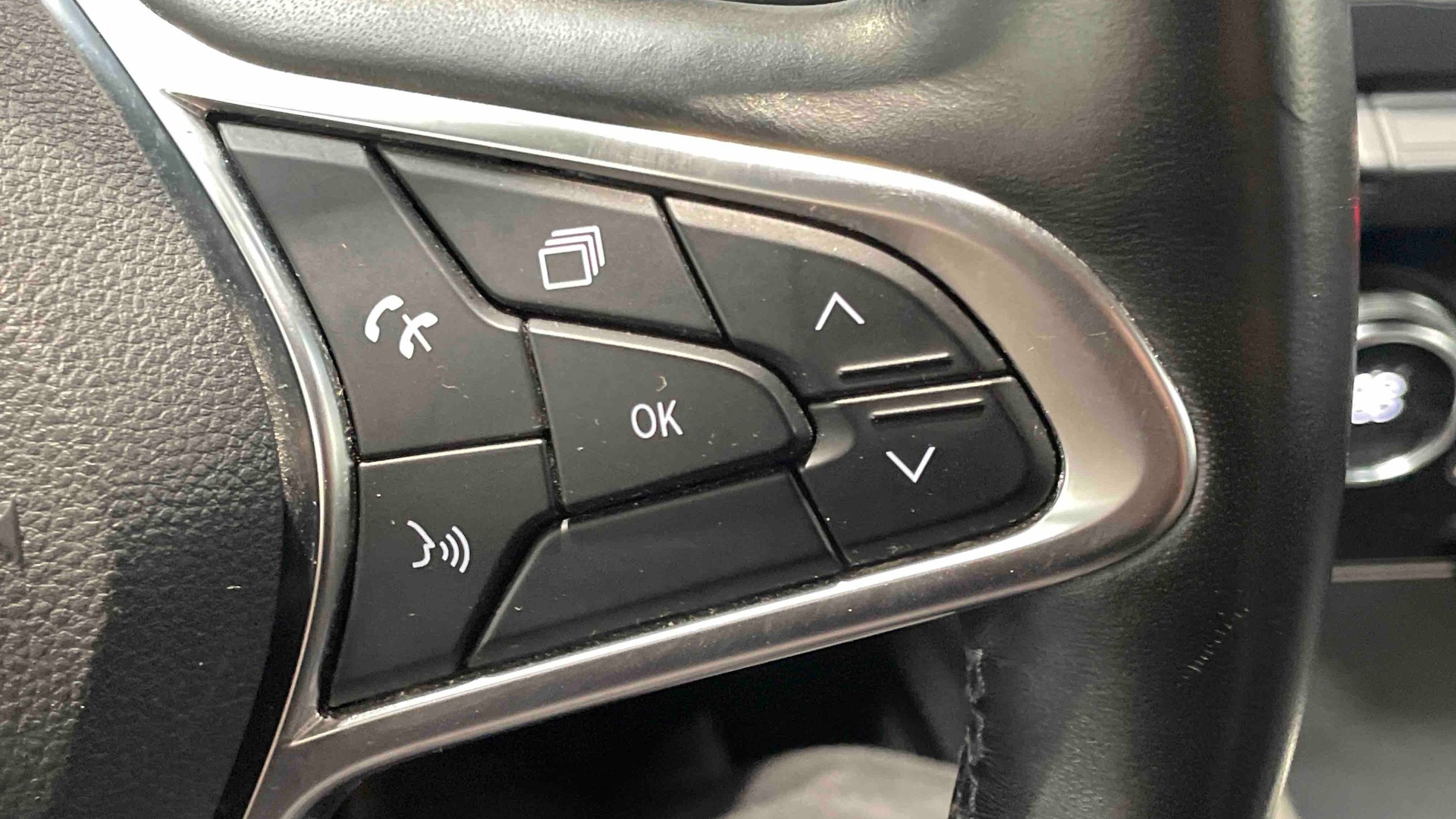 RENAULT ARKANA E-Tech 145 - 21B Intens