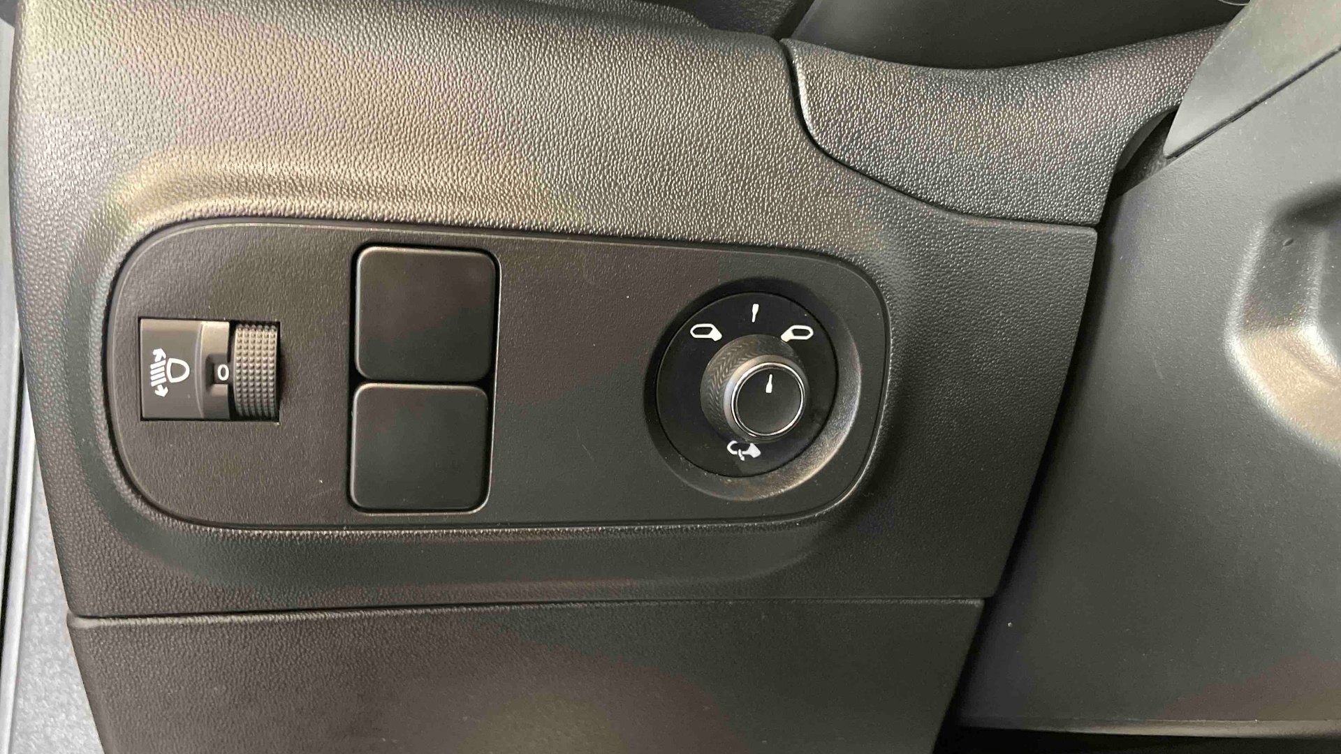 CITROEN C3 BHDI 100 S&S BVM6 SHINE EXPBlueHDi 100 S&S BVM6 Shine - 5P