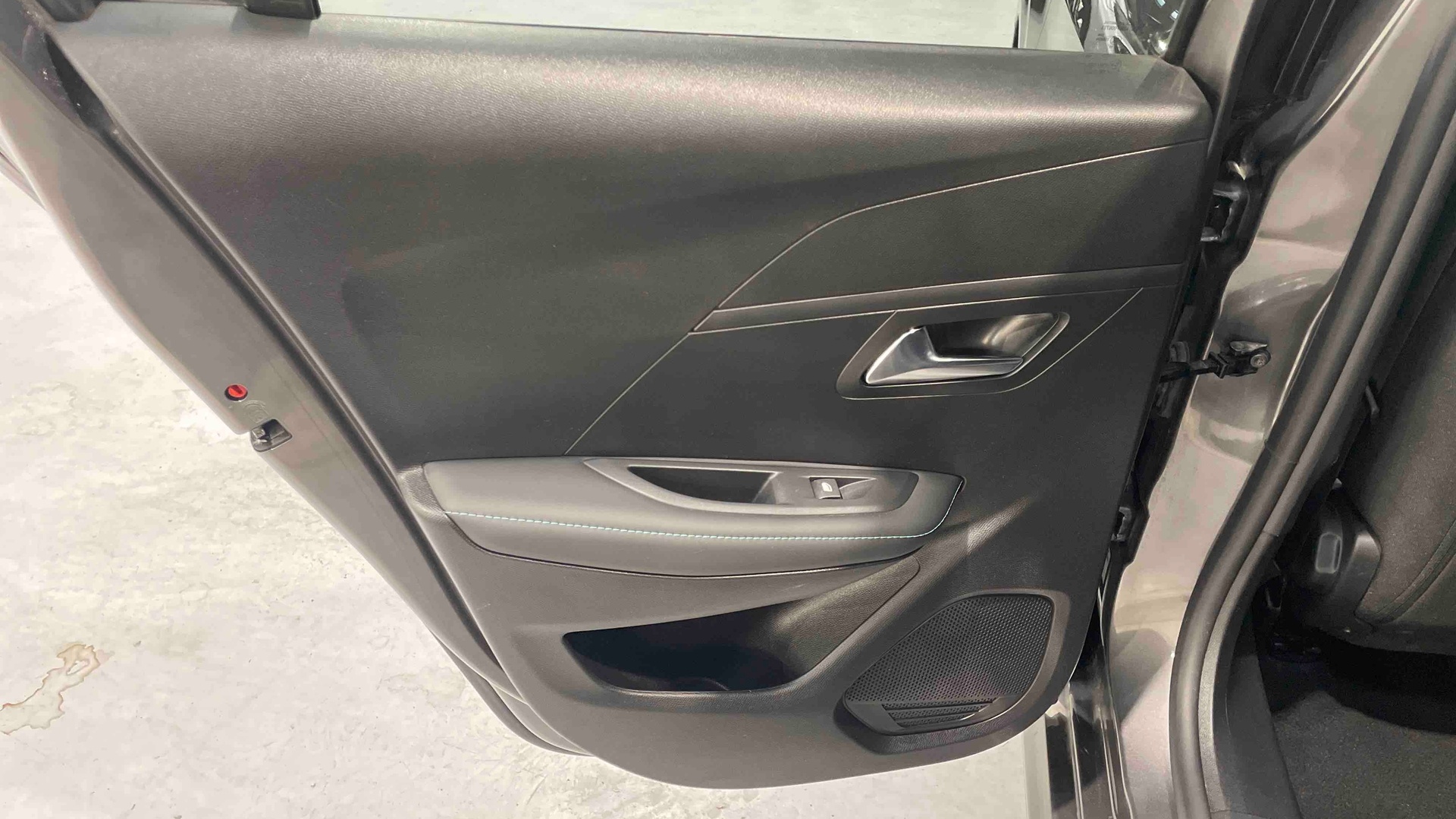 PEUGEOT 208 PureTech 100 S&S BVM6 Allure