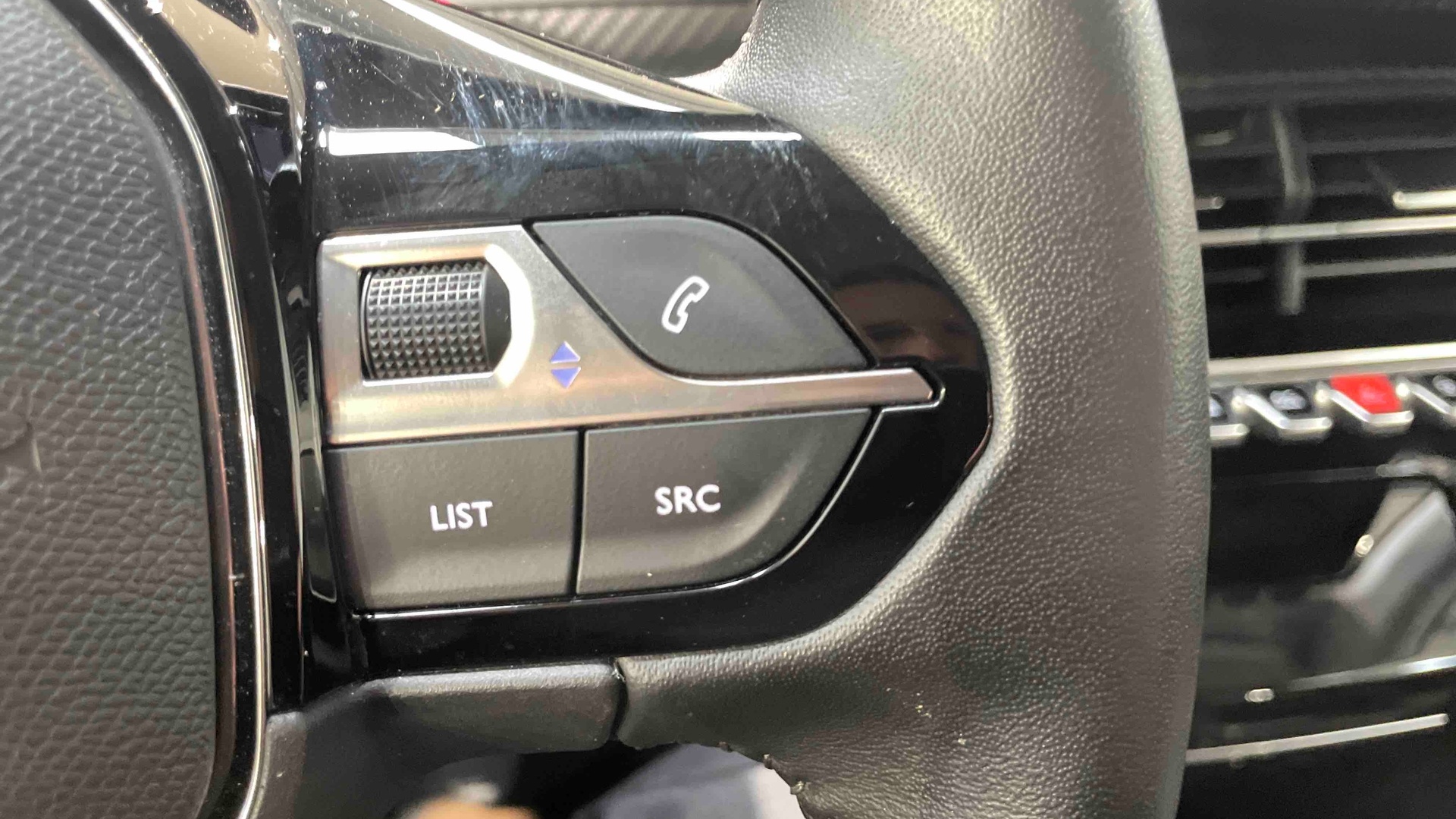 PEUGEOT 208 PureTech 100 S&S BVM6 Allure