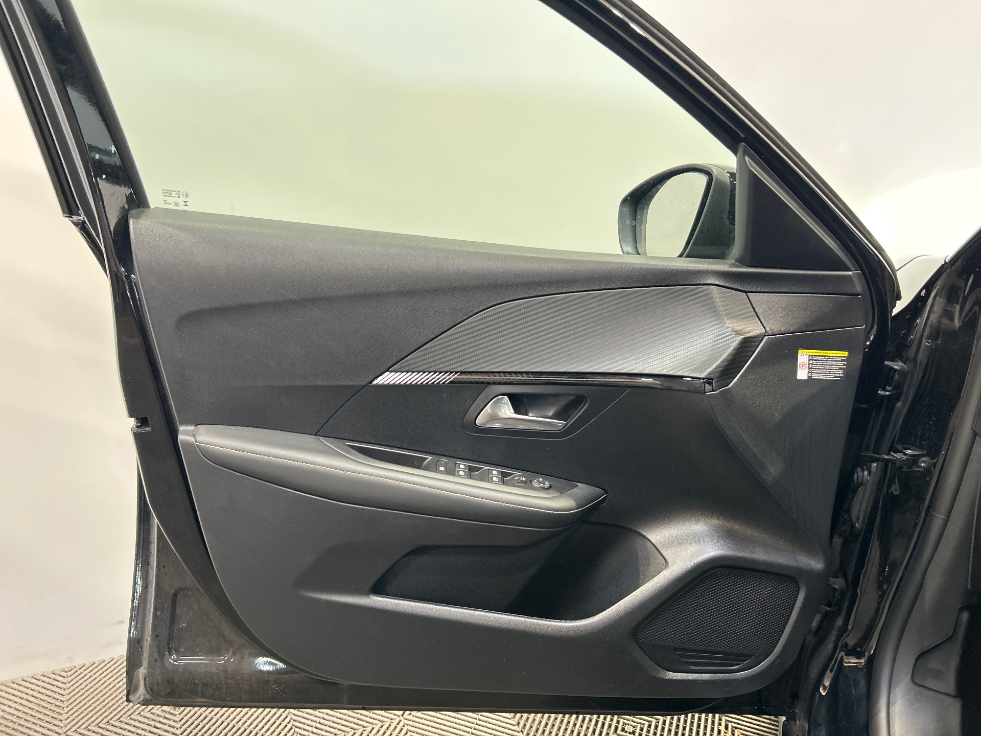 PEUGEOT 208 ALL PT100 BVM