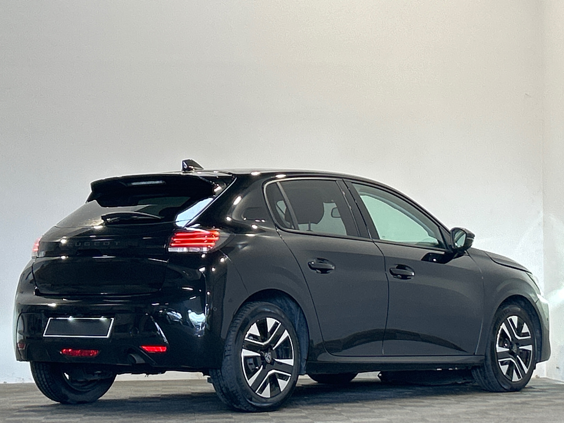PEUGEOT 208 ALL PT100 BVM