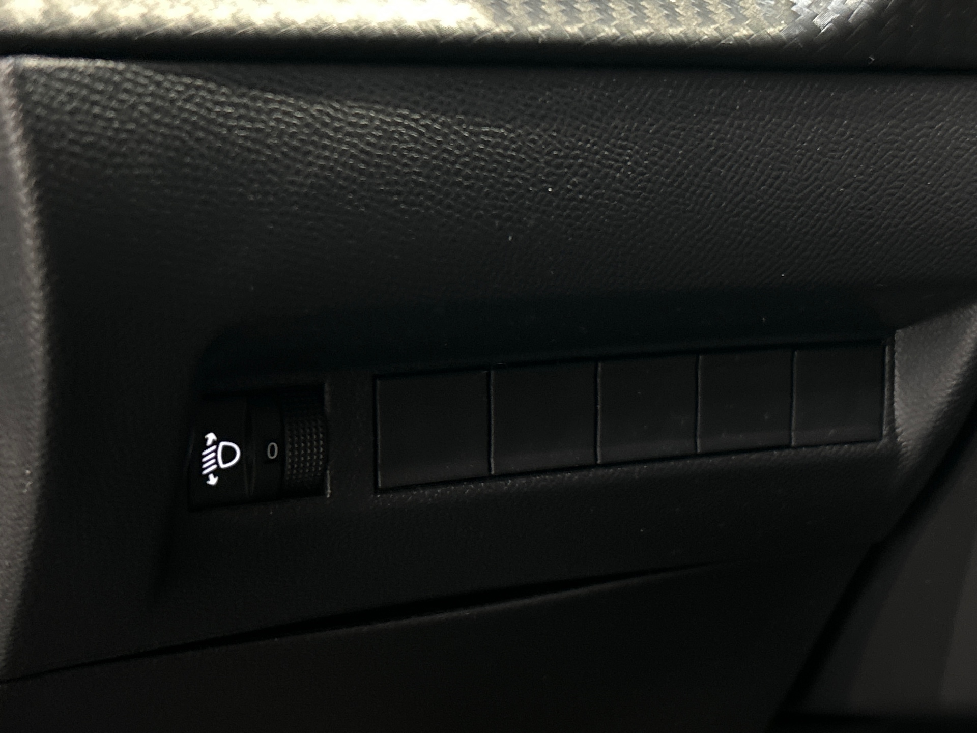 PEUGEOT 208 ALL PT100 BVM