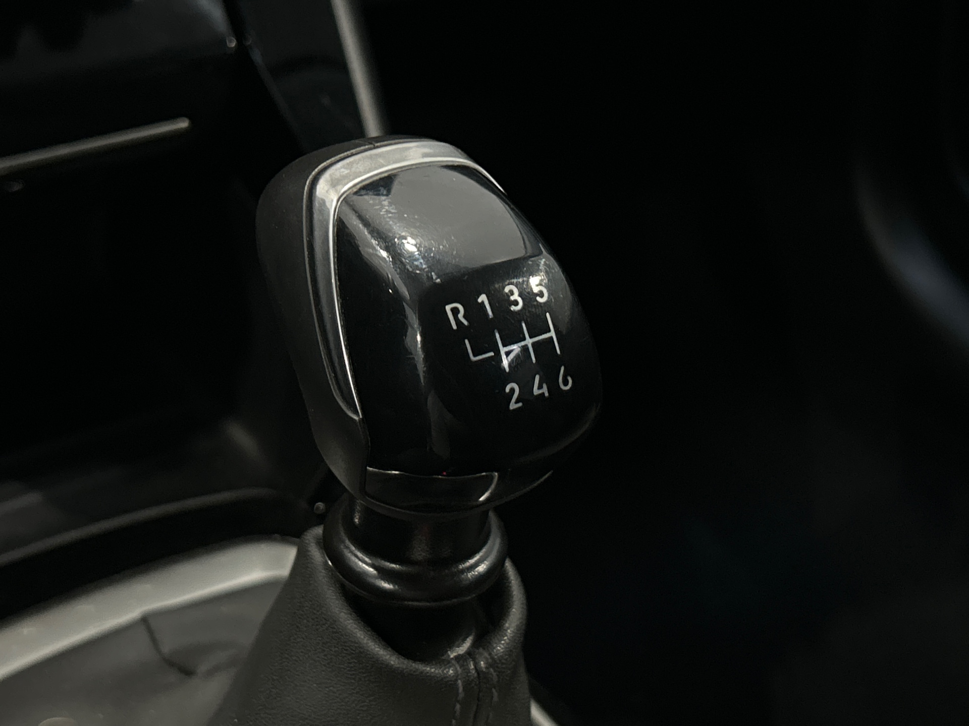 PEUGEOT 208 ALL PT100 BVM