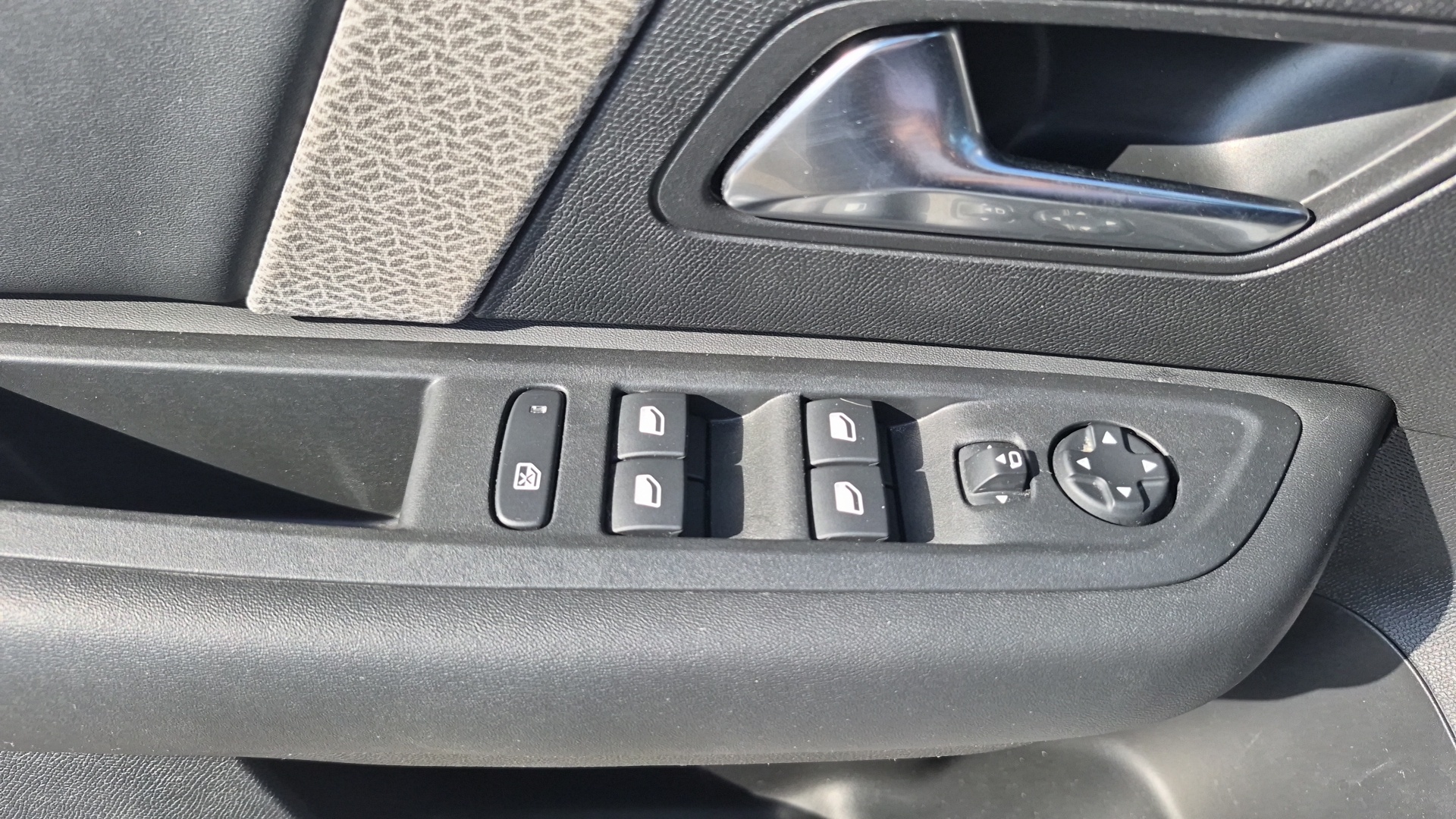 CITROEN C4 X PTECH 130 S&S EAT8 SHINE
