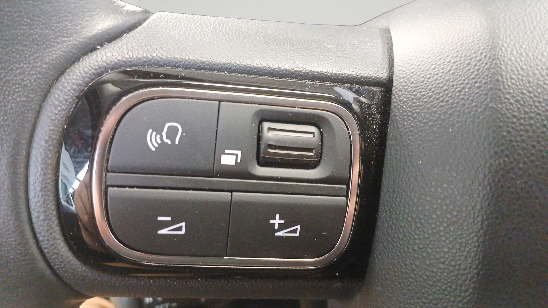 CITROEN C3 PURETECH 110 S&S EAT6 MAX