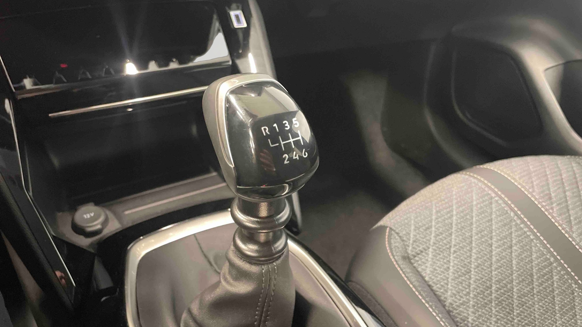 PEUGEOT 208 Allure 100 ch BVM6