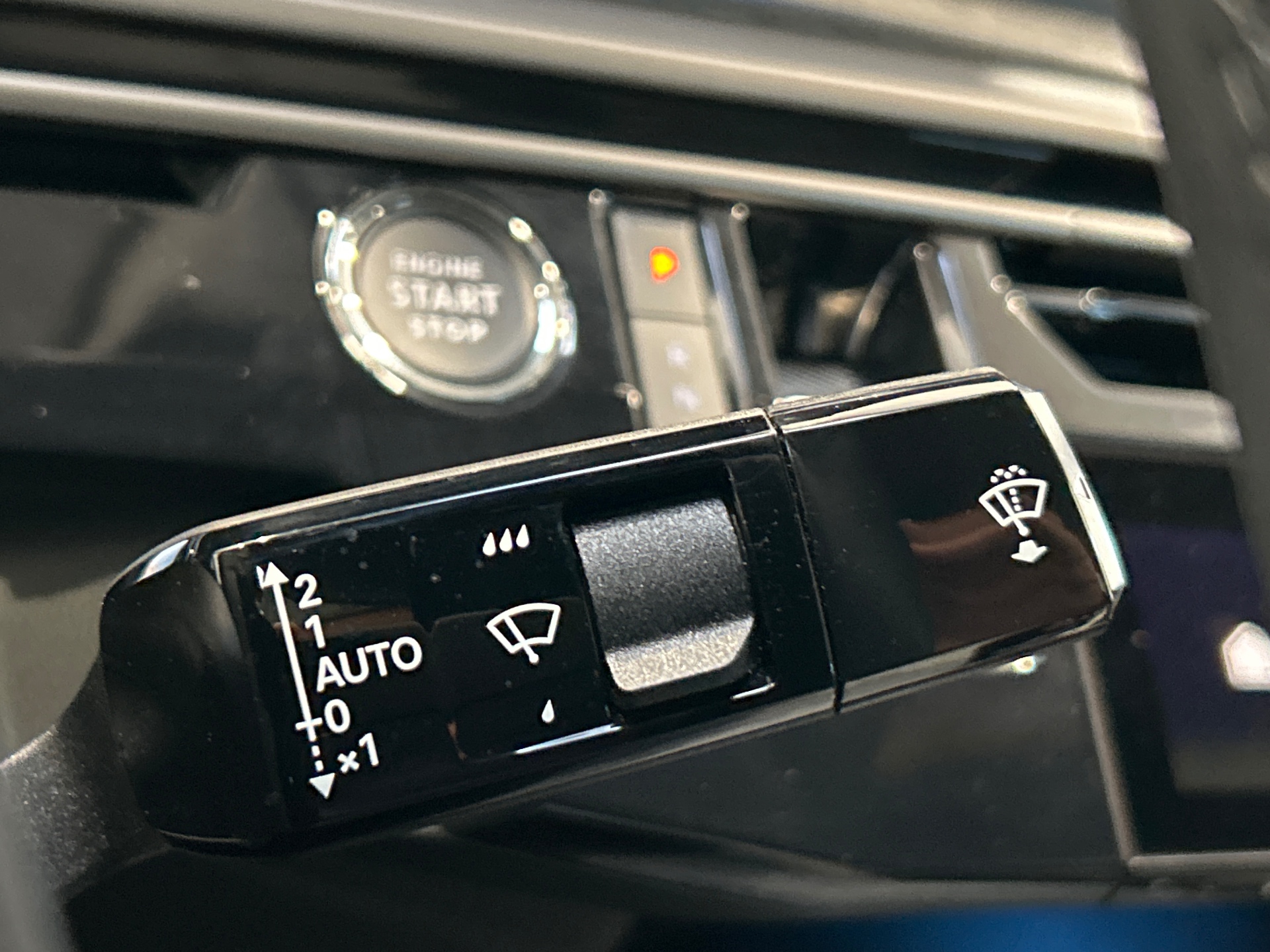 PEUGEOT 3008 Allure Hybrid 145 ch e-DCS6