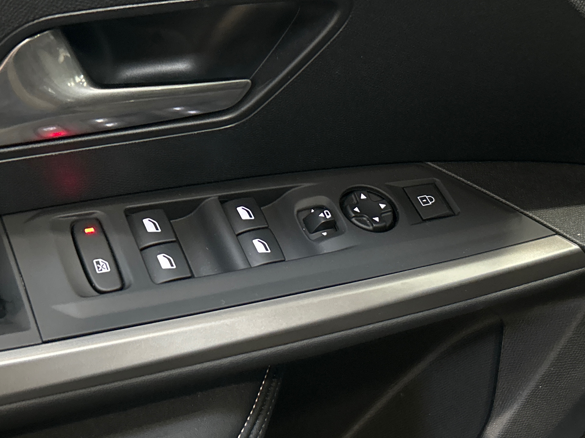 PEUGEOT 3008 Allure Hybrid 145 ch e-DCS6