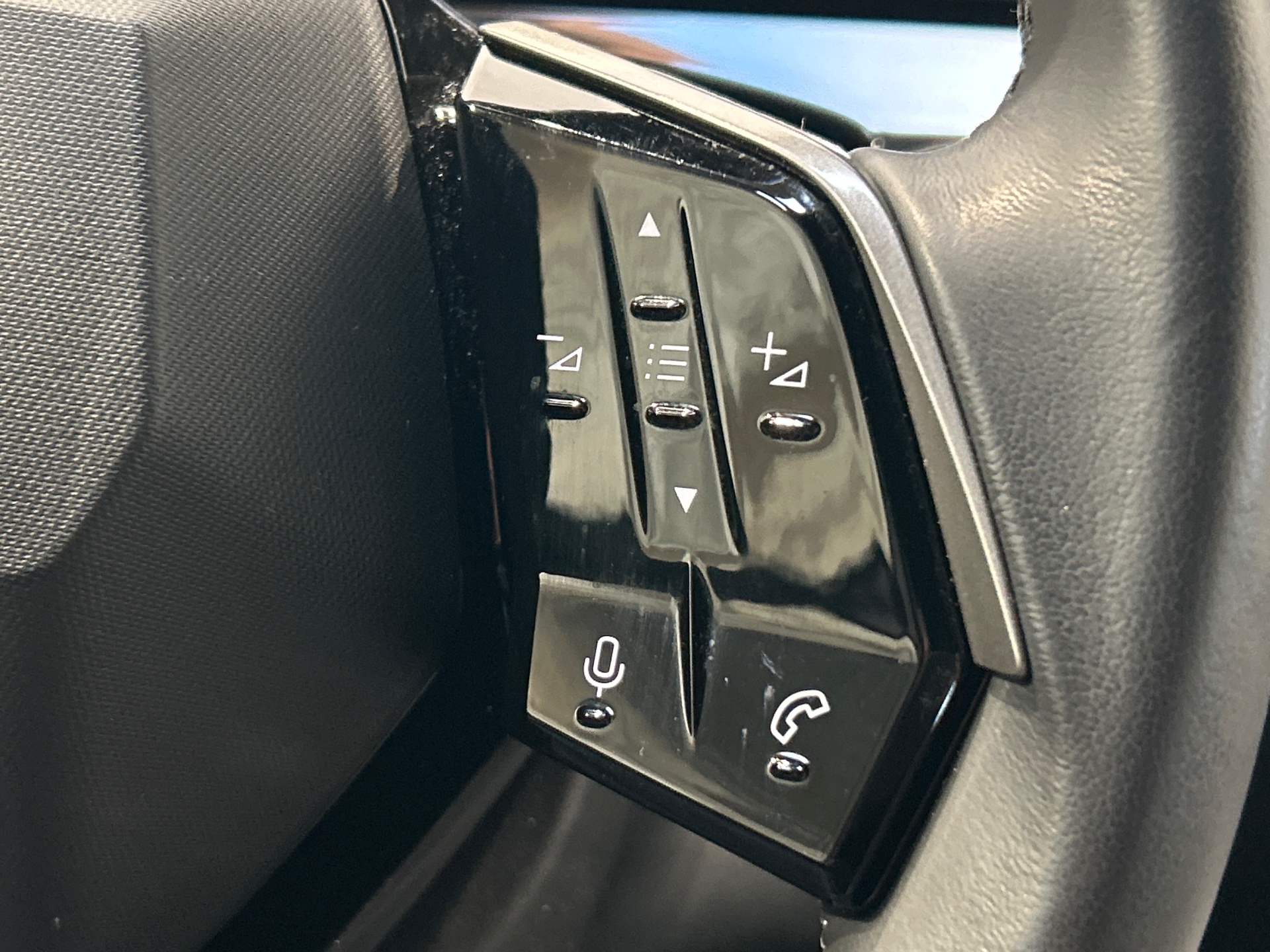 PEUGEOT 3008 Allure Hybrid 145 ch e-DCS6