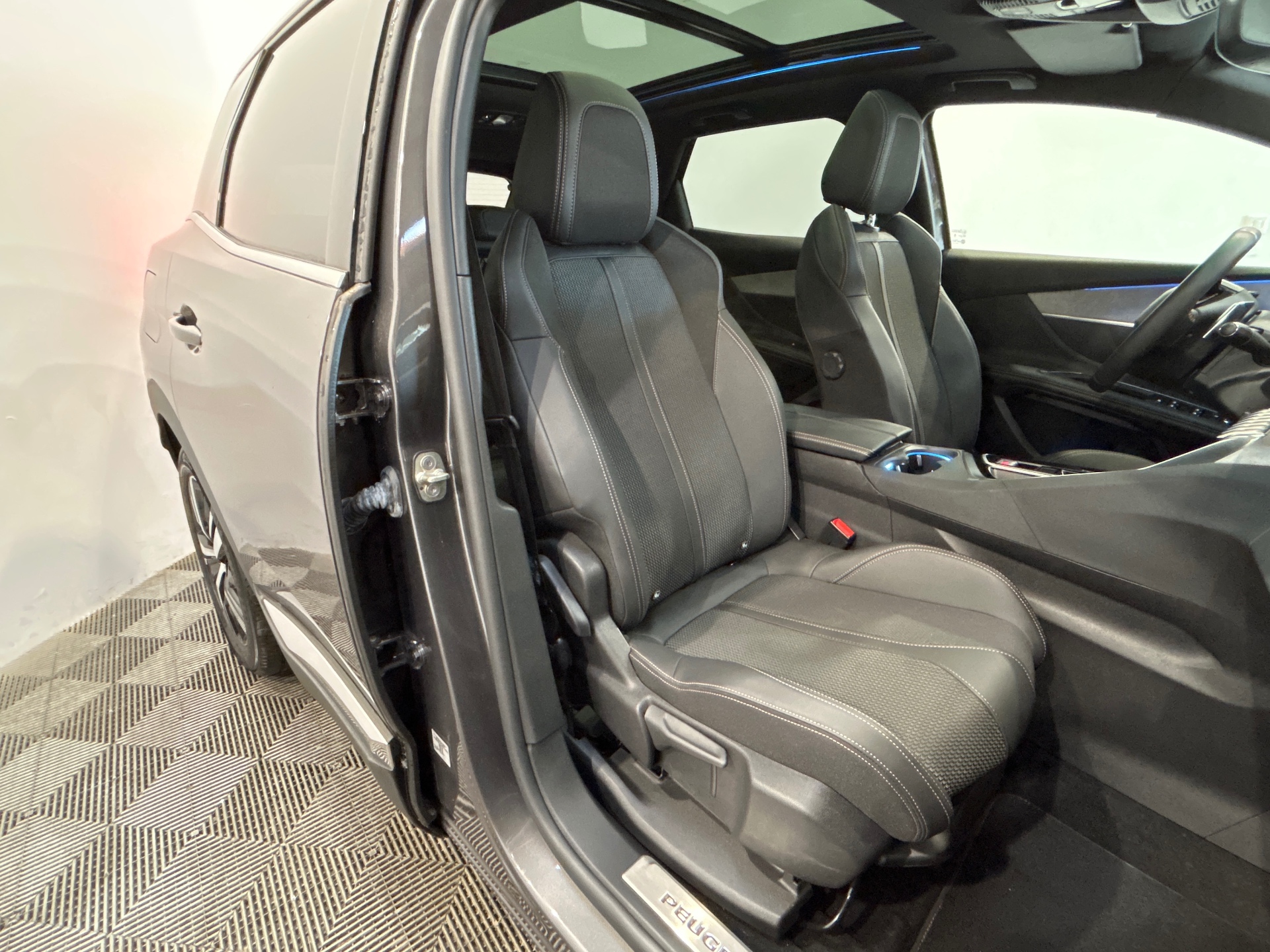 PEUGEOT 3008 GT Plug-in Hybrid 225 e-EAT8