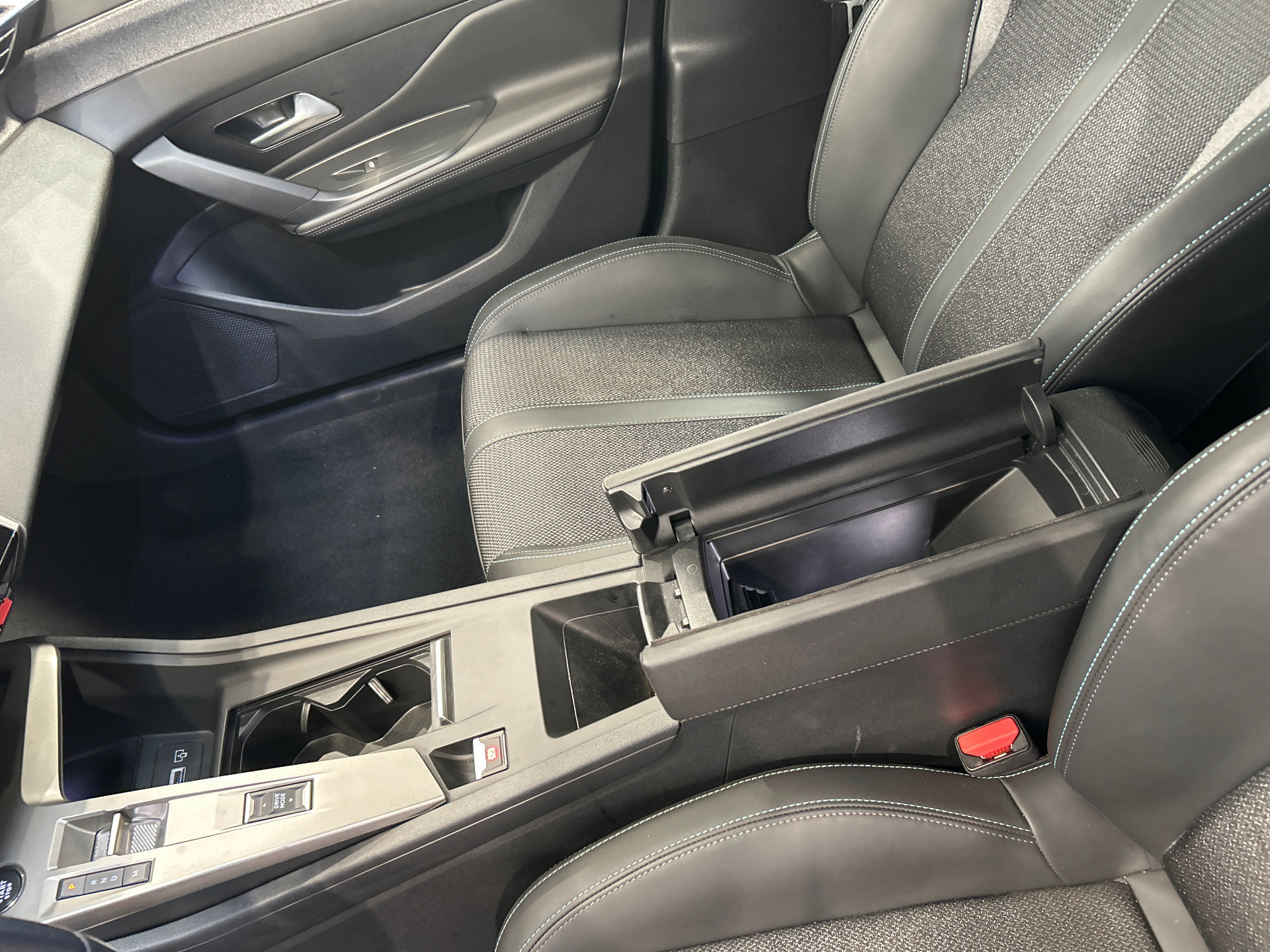 PEUGEOT 308 SW SW Allure Hybrid 145 ch e-DCS6