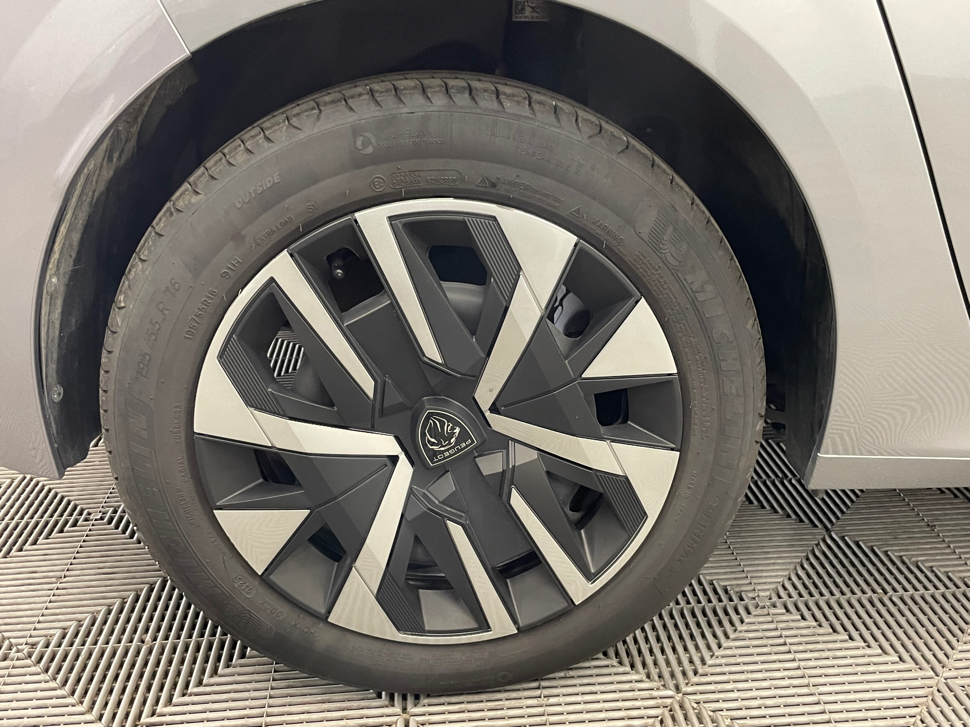 PEUGEOT 208 100 S&S BVM6 Style