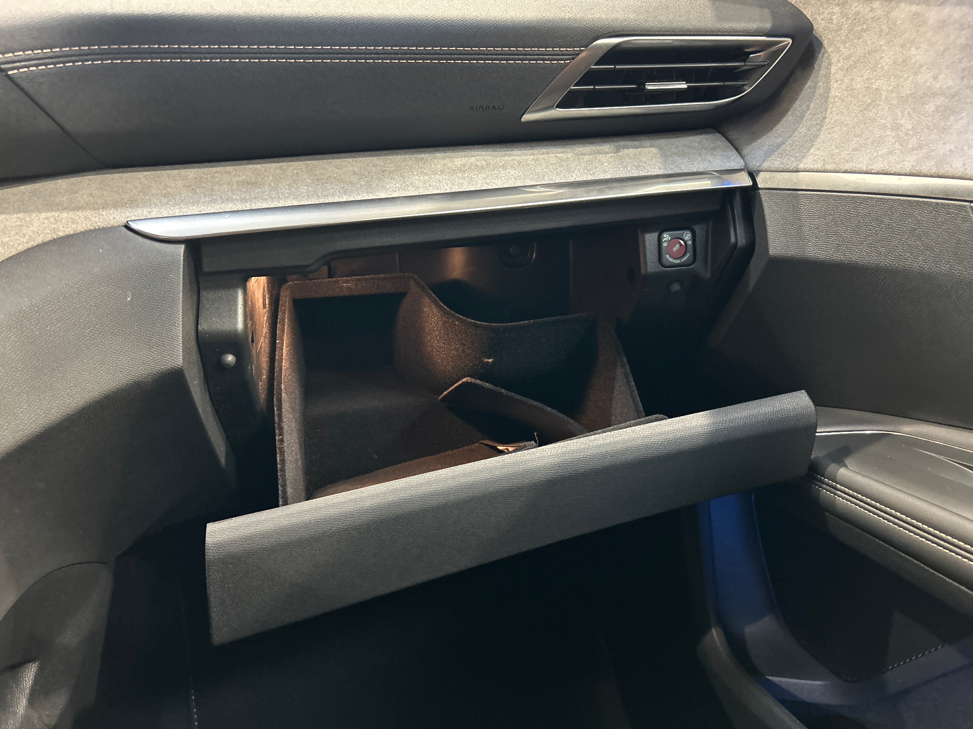 PEUGEOT 3008 GT Plug-in Hybrid 225 e-EAT8