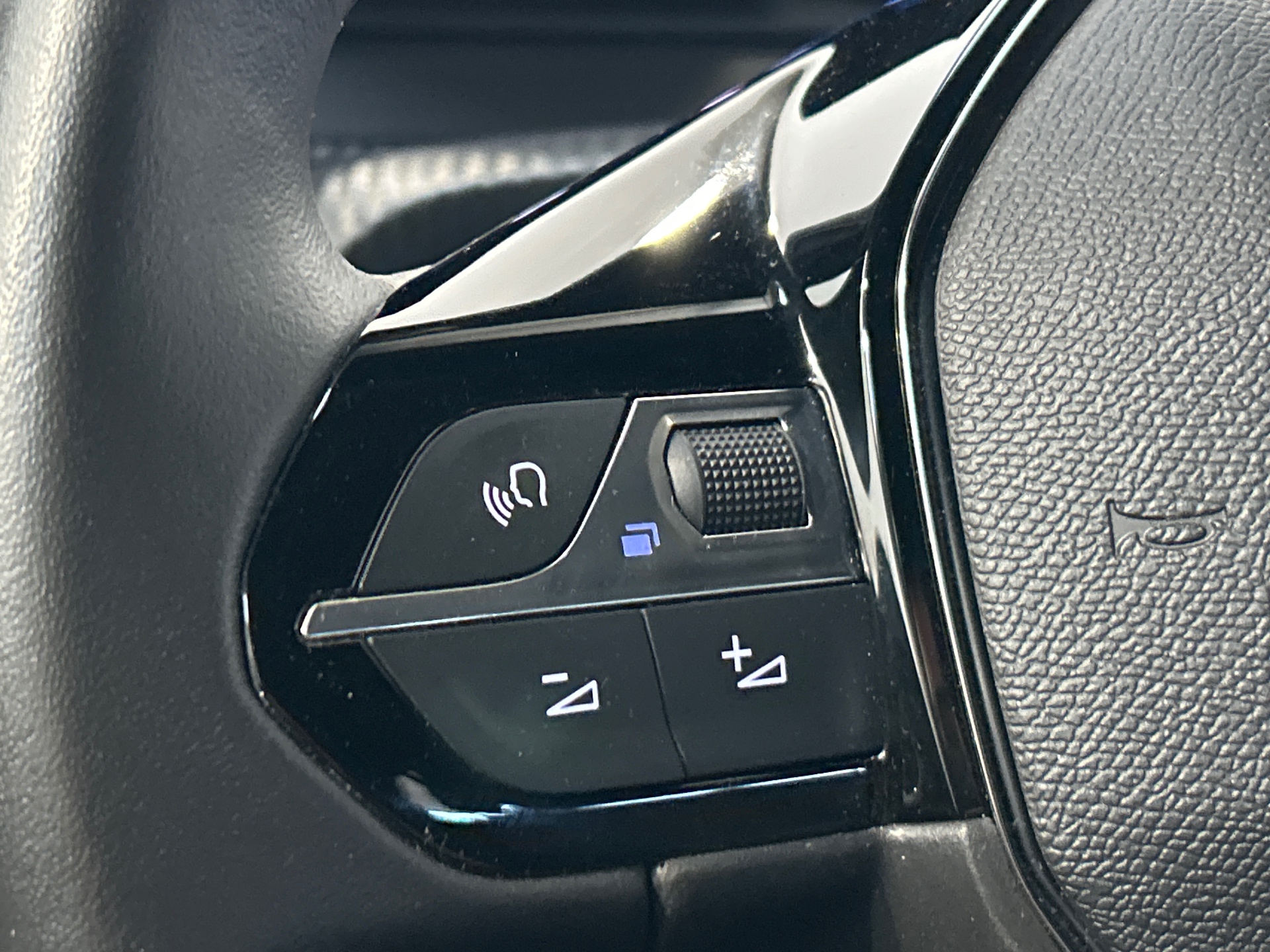 PEUGEOT 2008 ALLURE PURETECH 100 S&S BVM6