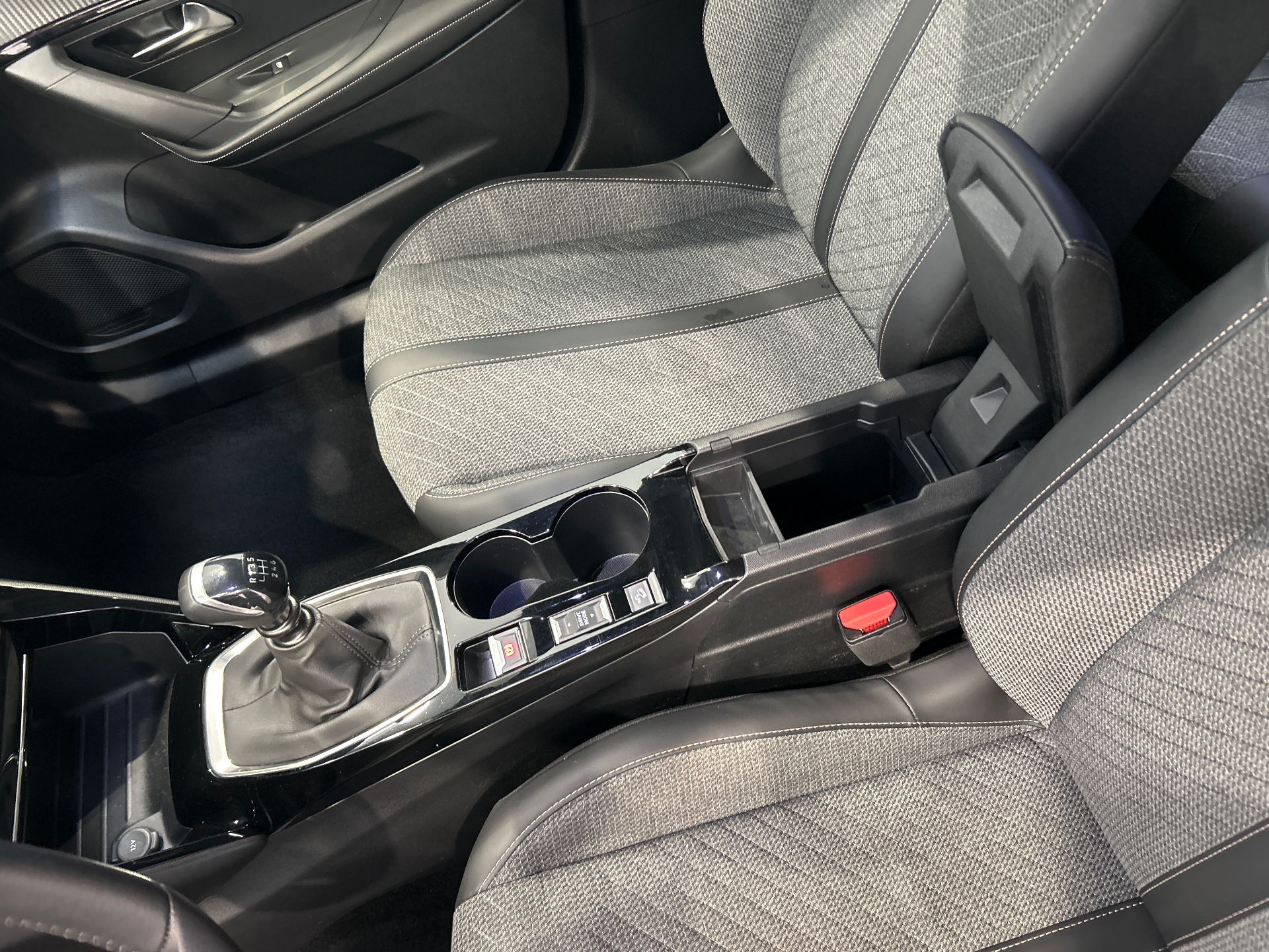 PEUGEOT 2008 ALLURE PURETECH 100 S&S BVM6