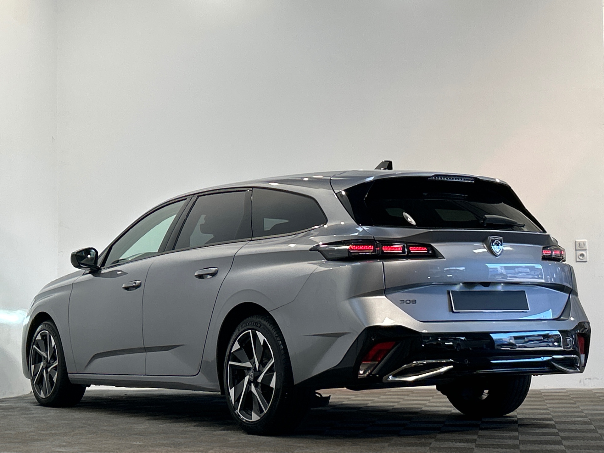 PEUGEOT 308 SW SW Allure Hybrid 145 ch e-DCS6