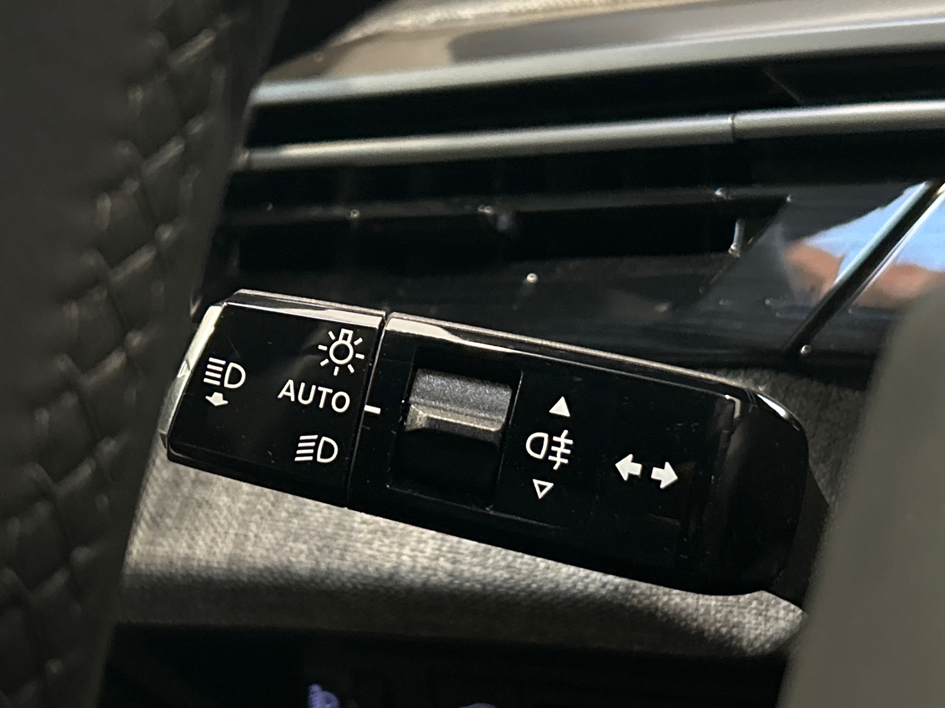 PEUGEOT 3008 Allure Hybrid 145 ch e-DCS6