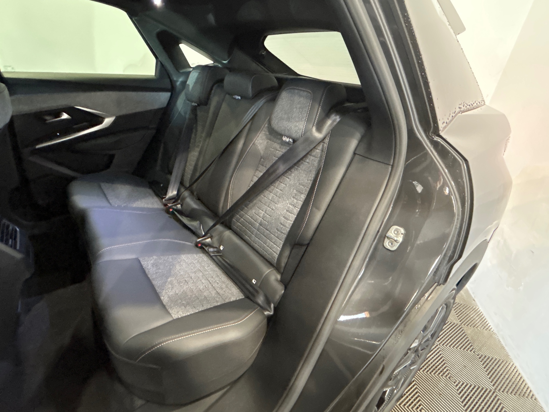 PEUGEOT 3008 Allure Hybrid 145 ch e-DCS6