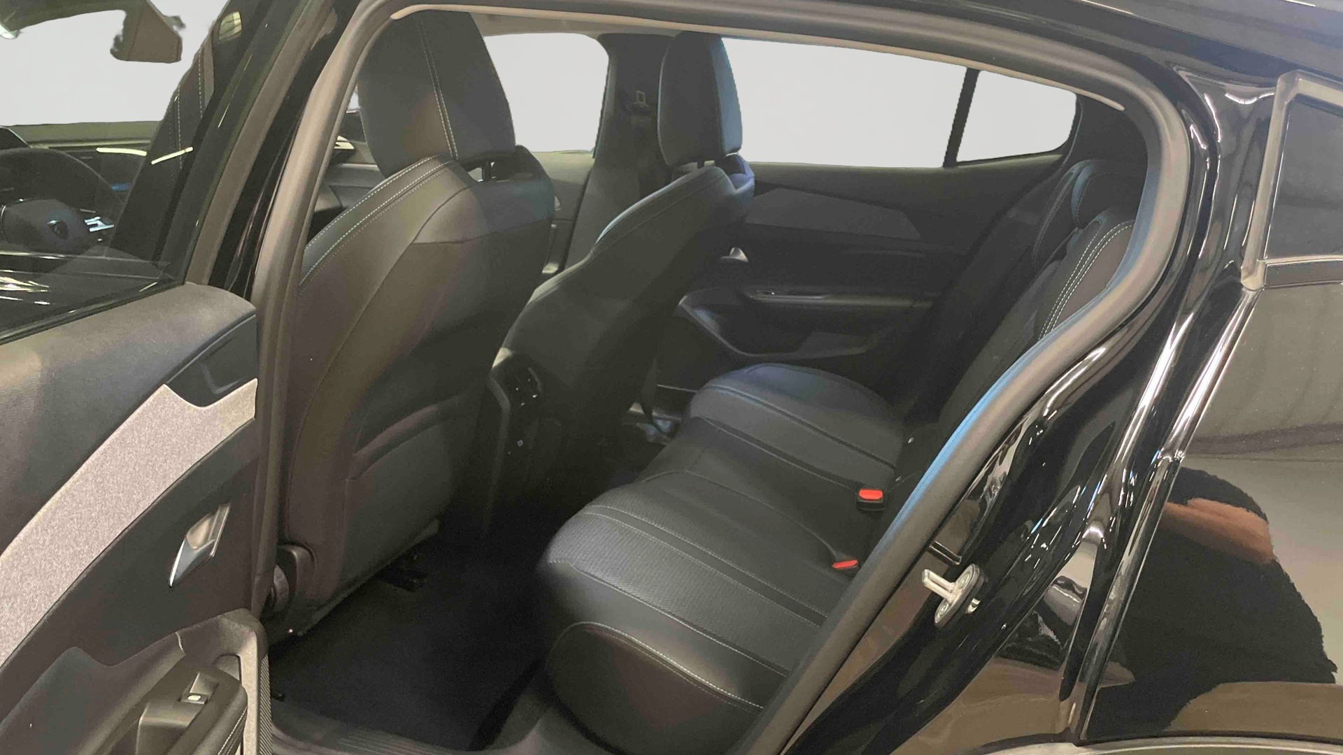 PEUGEOT 408 Allure Hybrid 145 ch e-DCS6