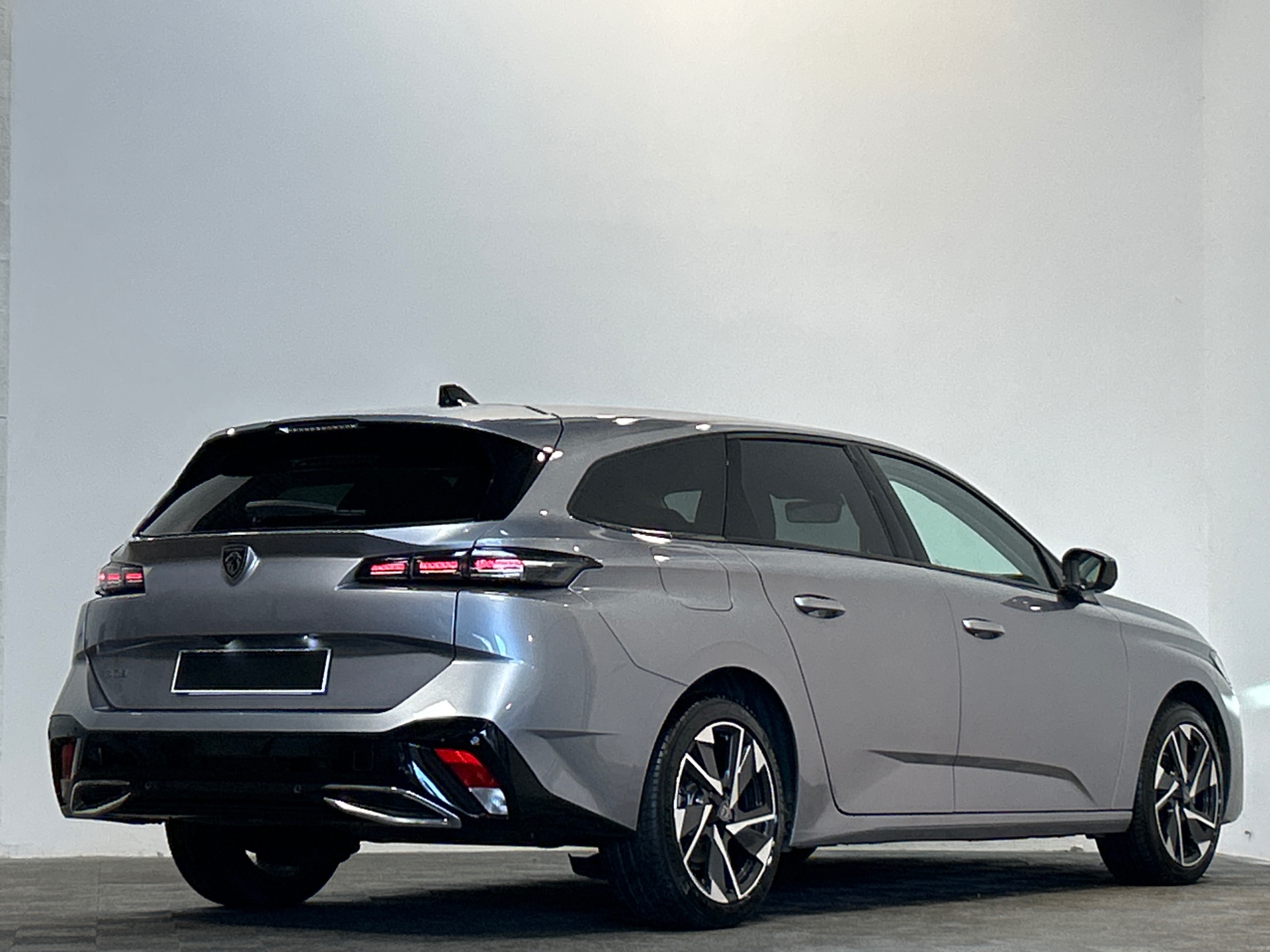 PEUGEOT 308 SW SW Allure Hybrid 145 ch e-DCS6