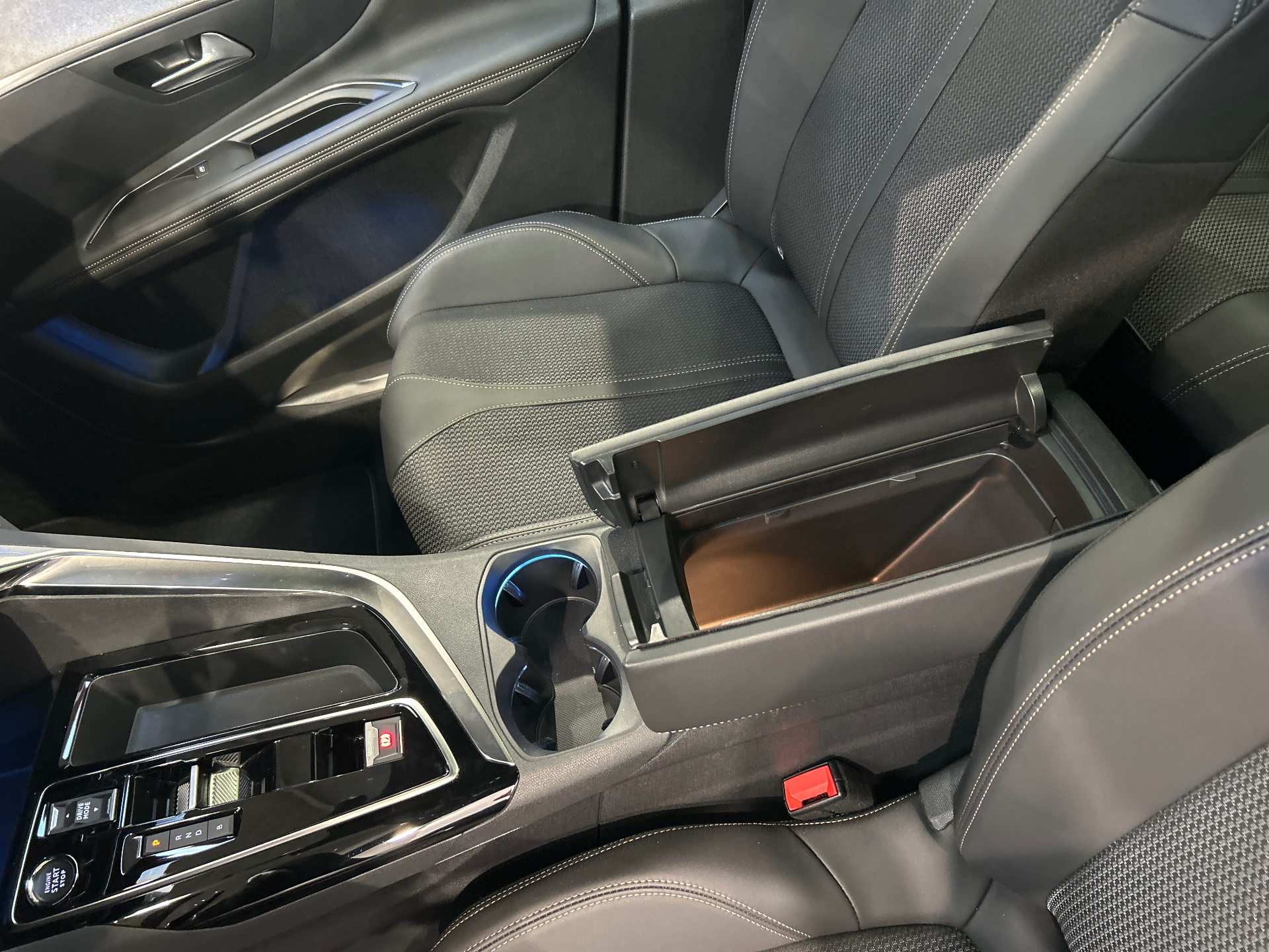PEUGEOT 3008 GT Plug-in Hybrid 225 e-EAT8