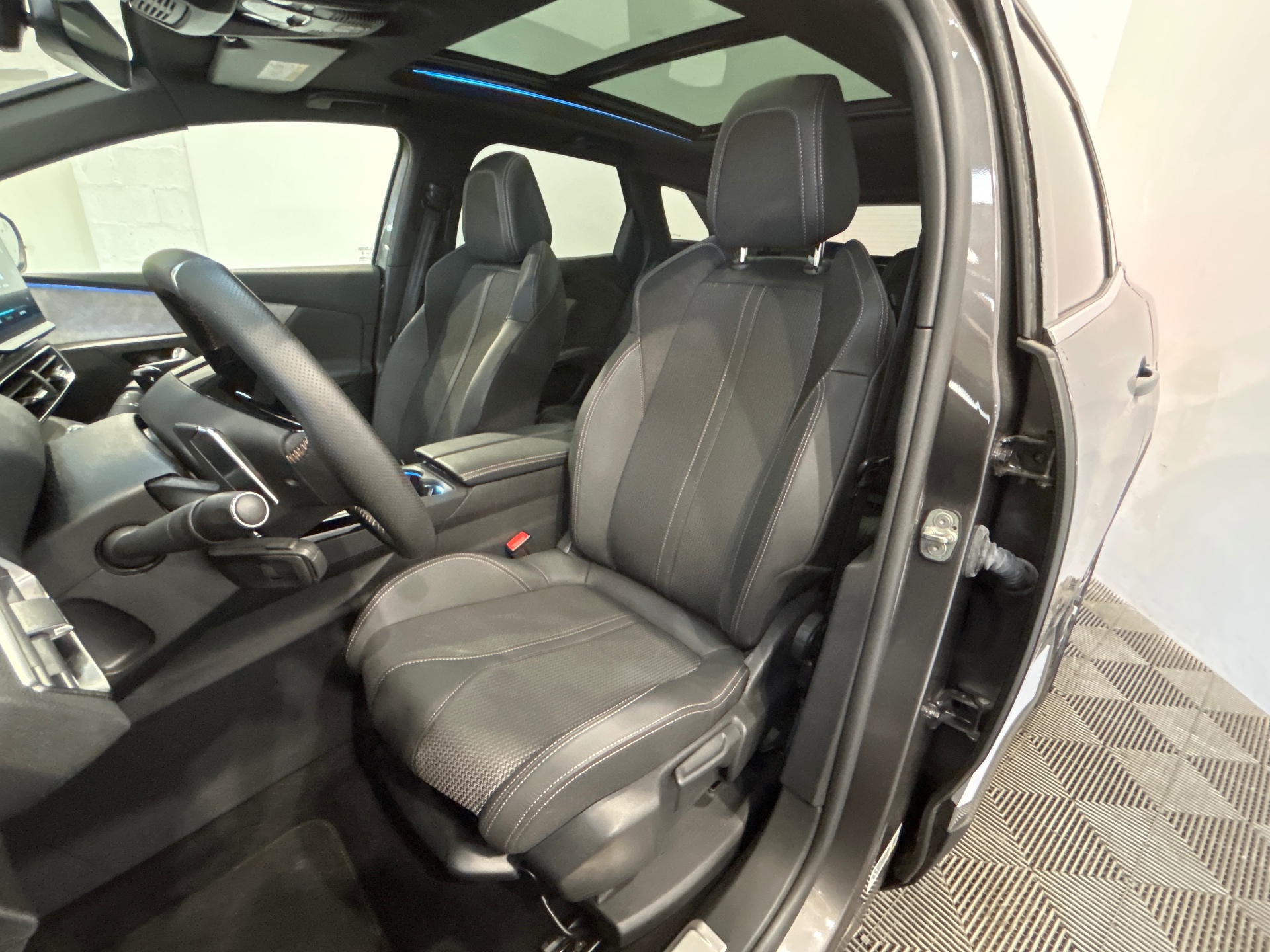 PEUGEOT 3008 GT Plug-in Hybrid 225 e-EAT8