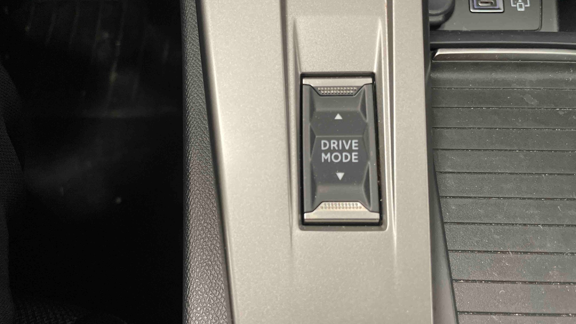 PEUGEOT 408 Allure Hybrid 145 ch e-DCS6
