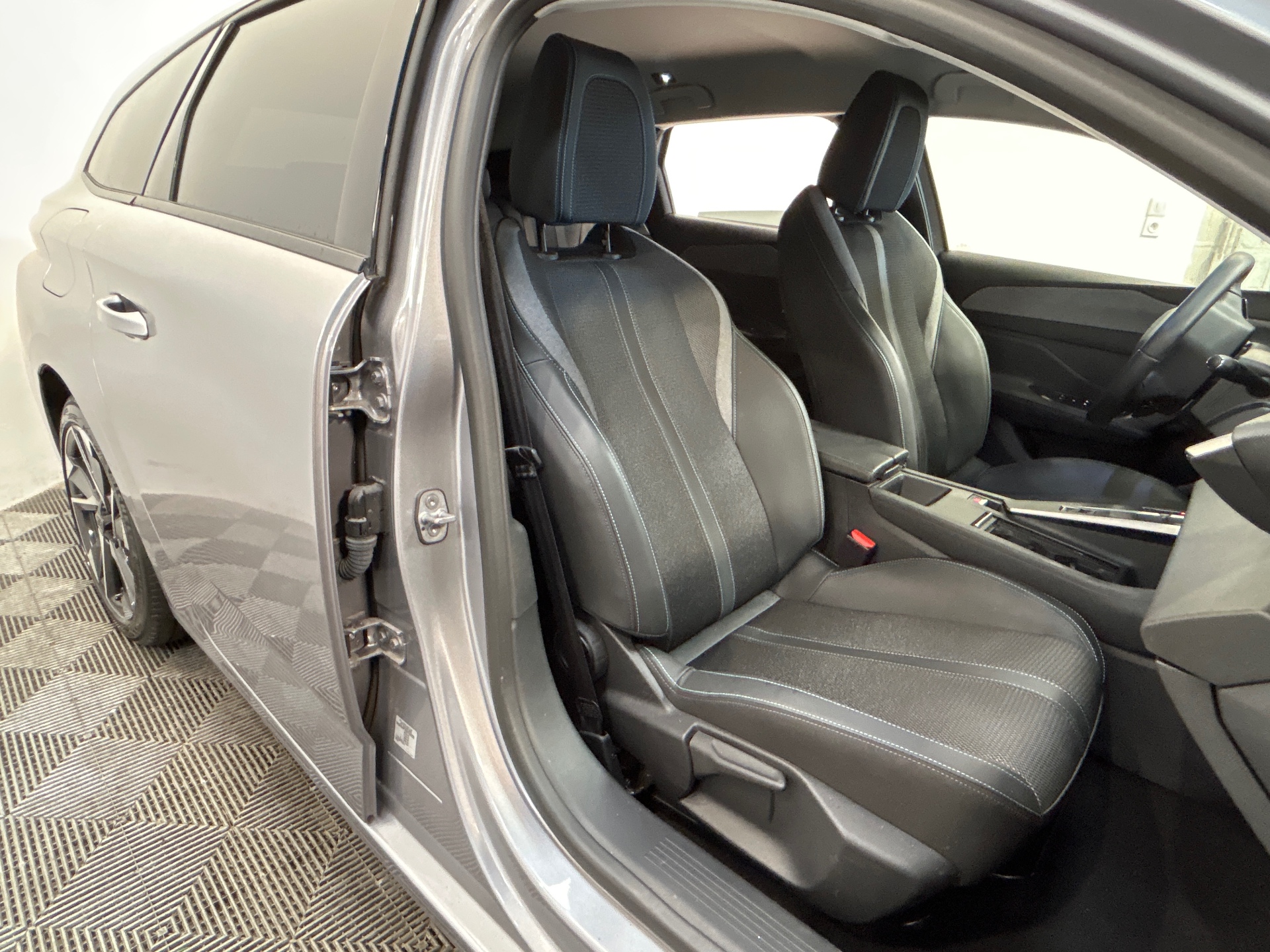 PEUGEOT 308 SW SW Allure Hybrid 145 ch e-DCS6