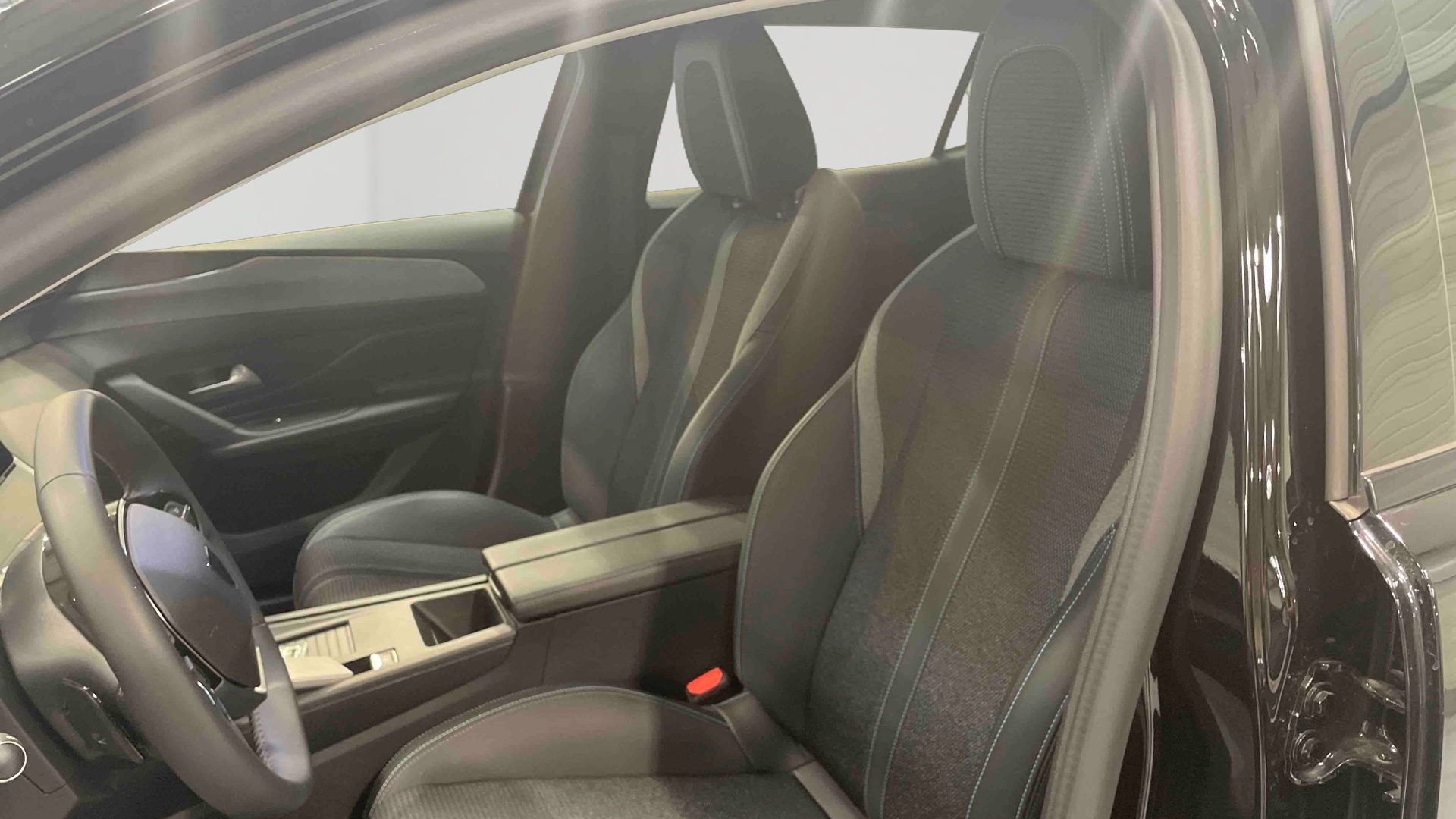 PEUGEOT 408 Hybrid 145 e-DCS6 Allure - 5P