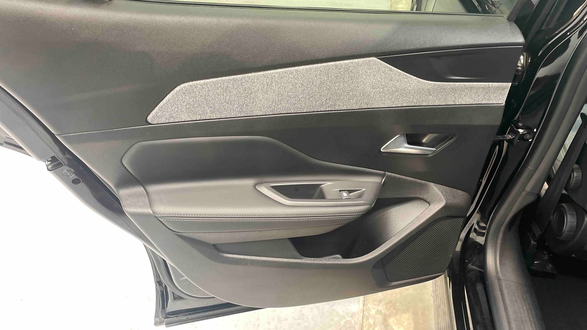 PEUGEOT 408 Hybrid 145 e-DCS6 Allure - 5P